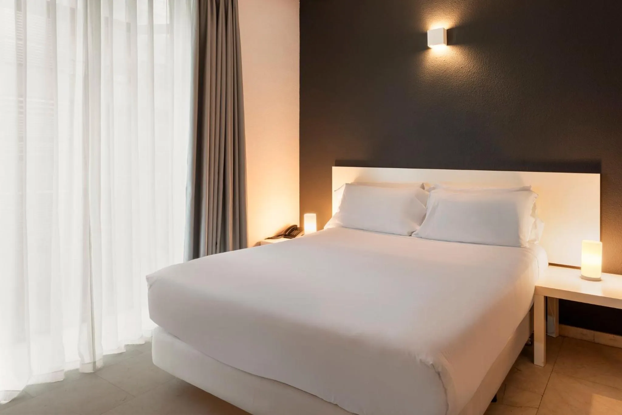 Photo of the whole room, Bed in Sercotel Togumar