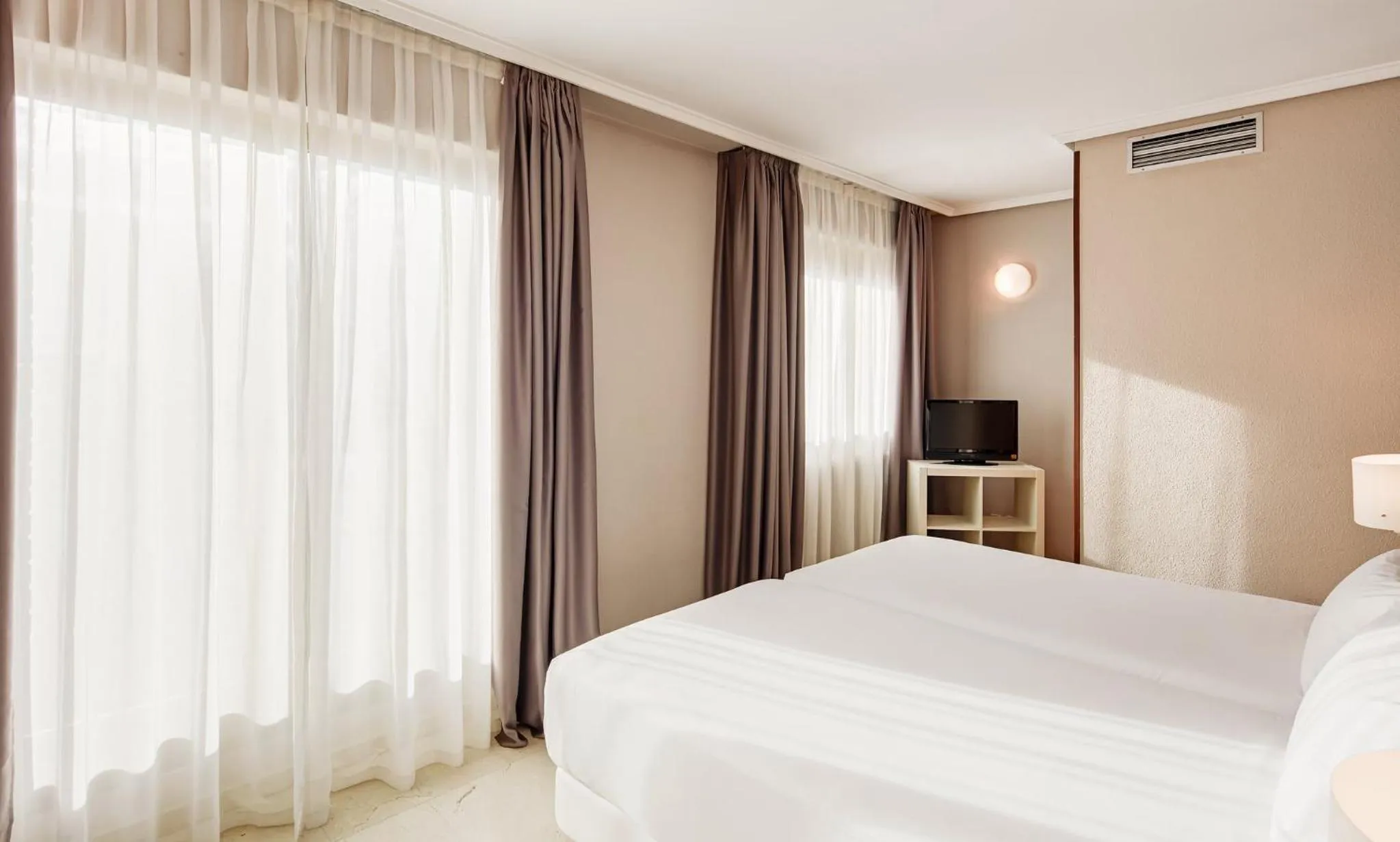 Bedroom, Bed in Sercotel Togumar