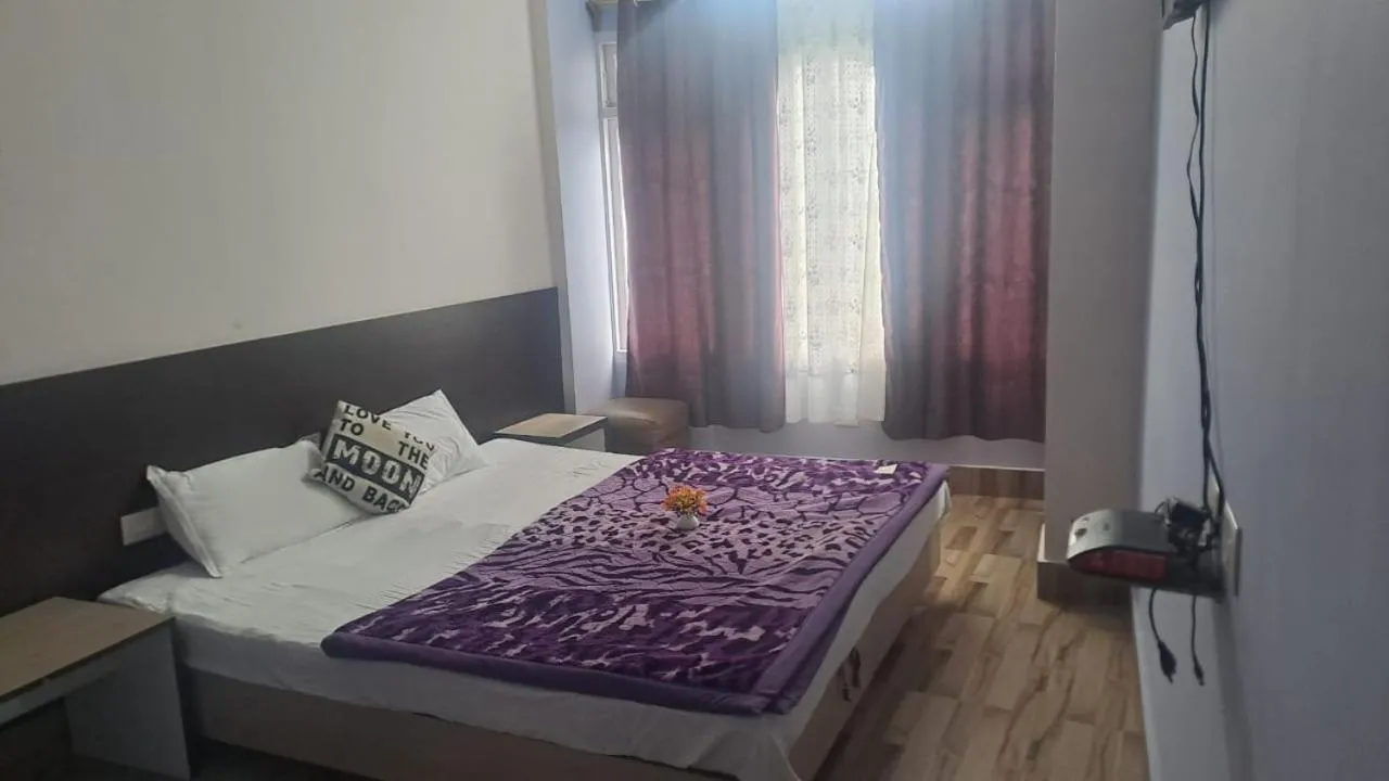 King Room with Balcony in Hotel La Casa