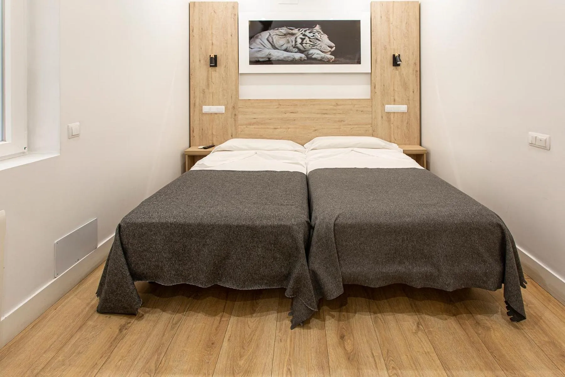 Bedroom, Bed in Hostal Manuela by gaiarooms