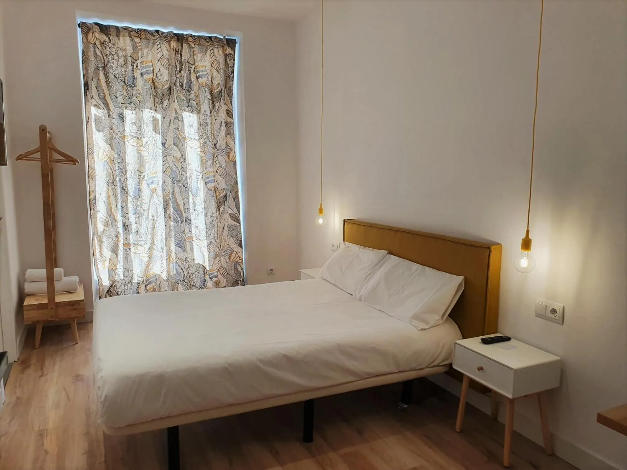 Bed in Hostal Manuela by gaiarooms