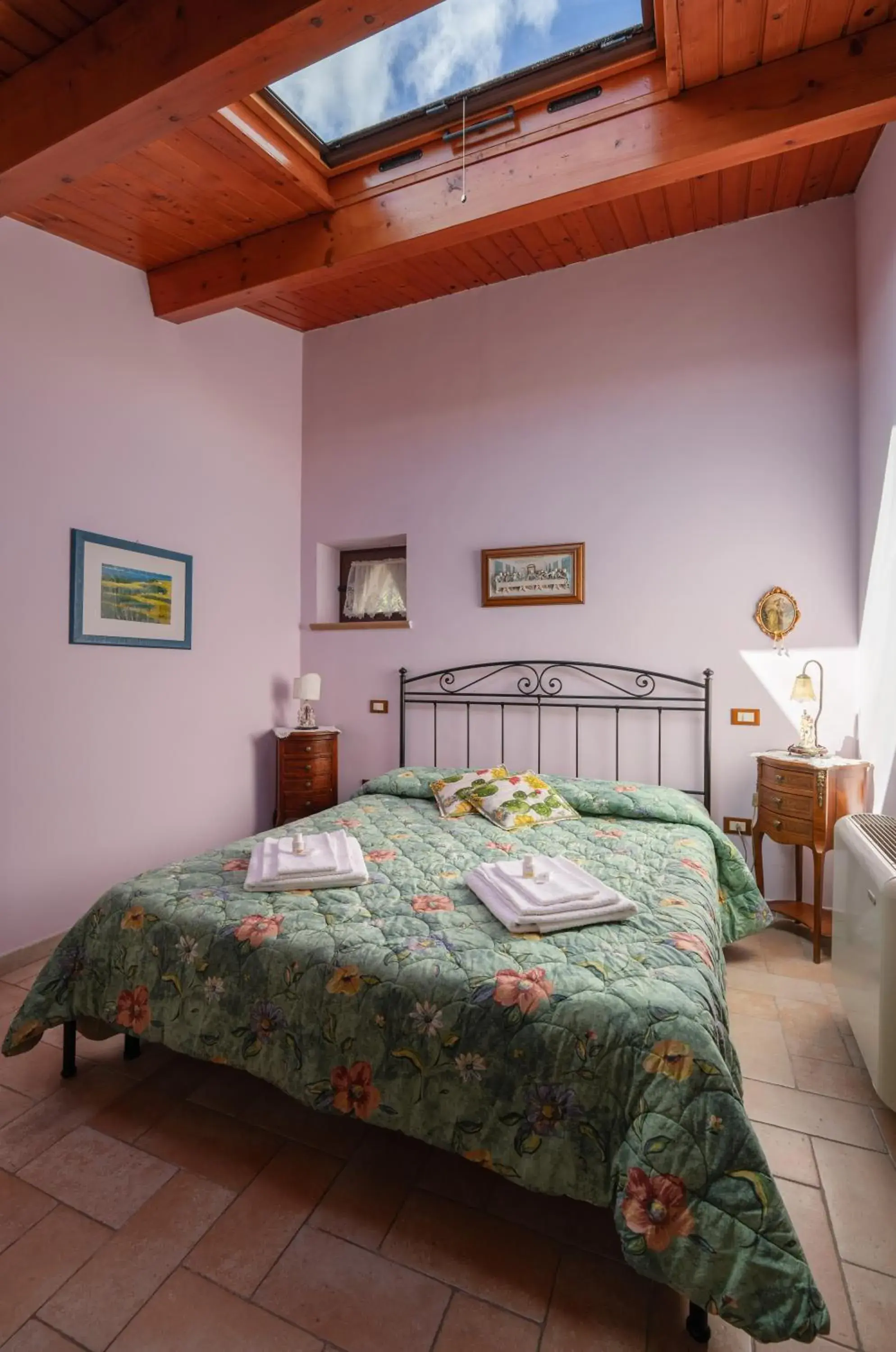 Double Room with Skylight in Il Belvedere Double Room with Skylight in Il Belvedere