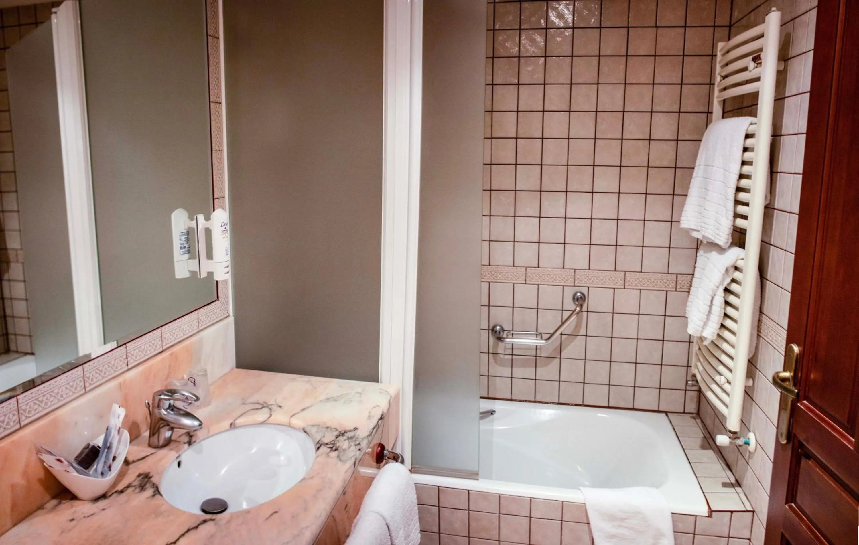 Bathroom in Hotel Spa Tudanca Aranda