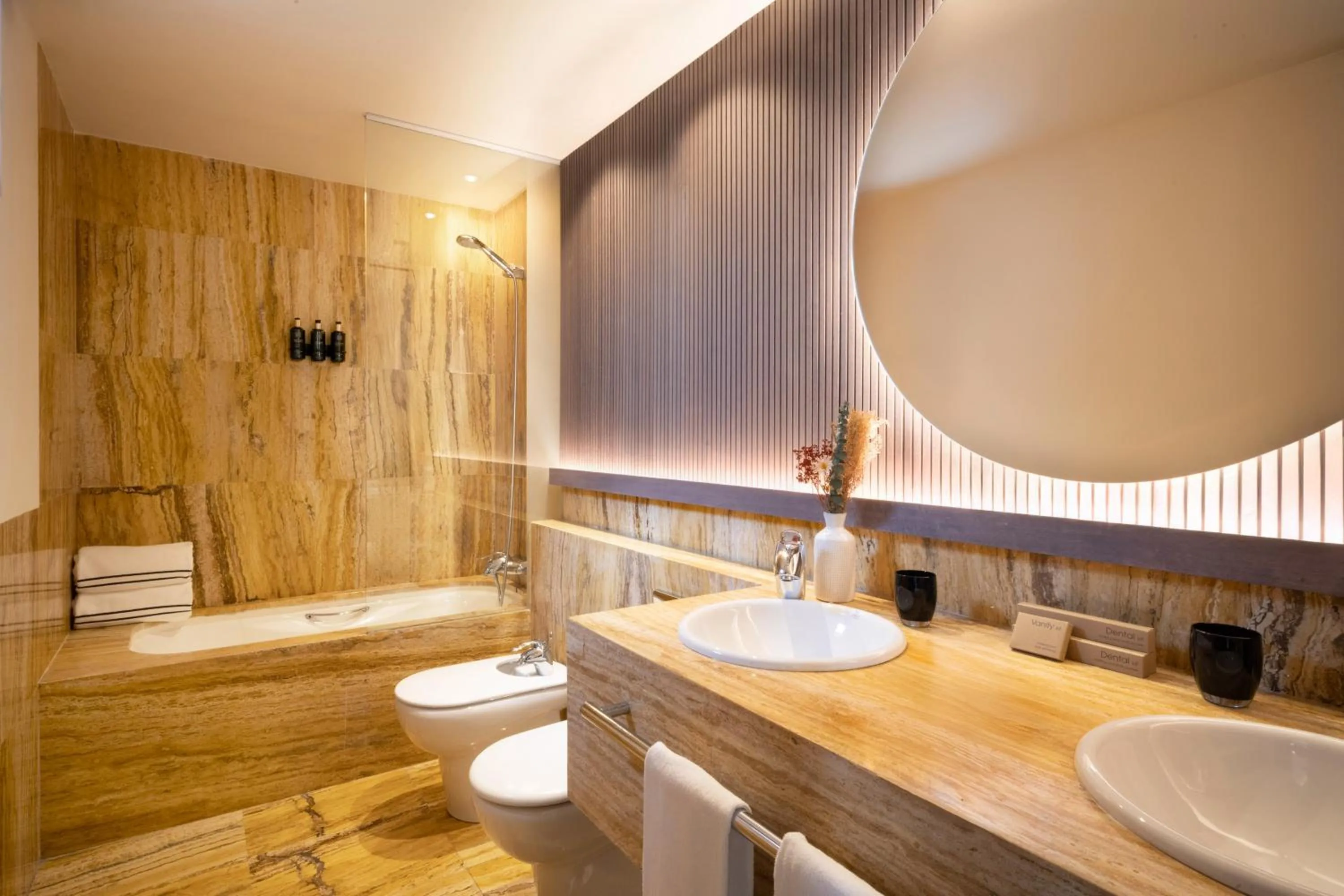 Shower in Hotel Meliá Bilbao