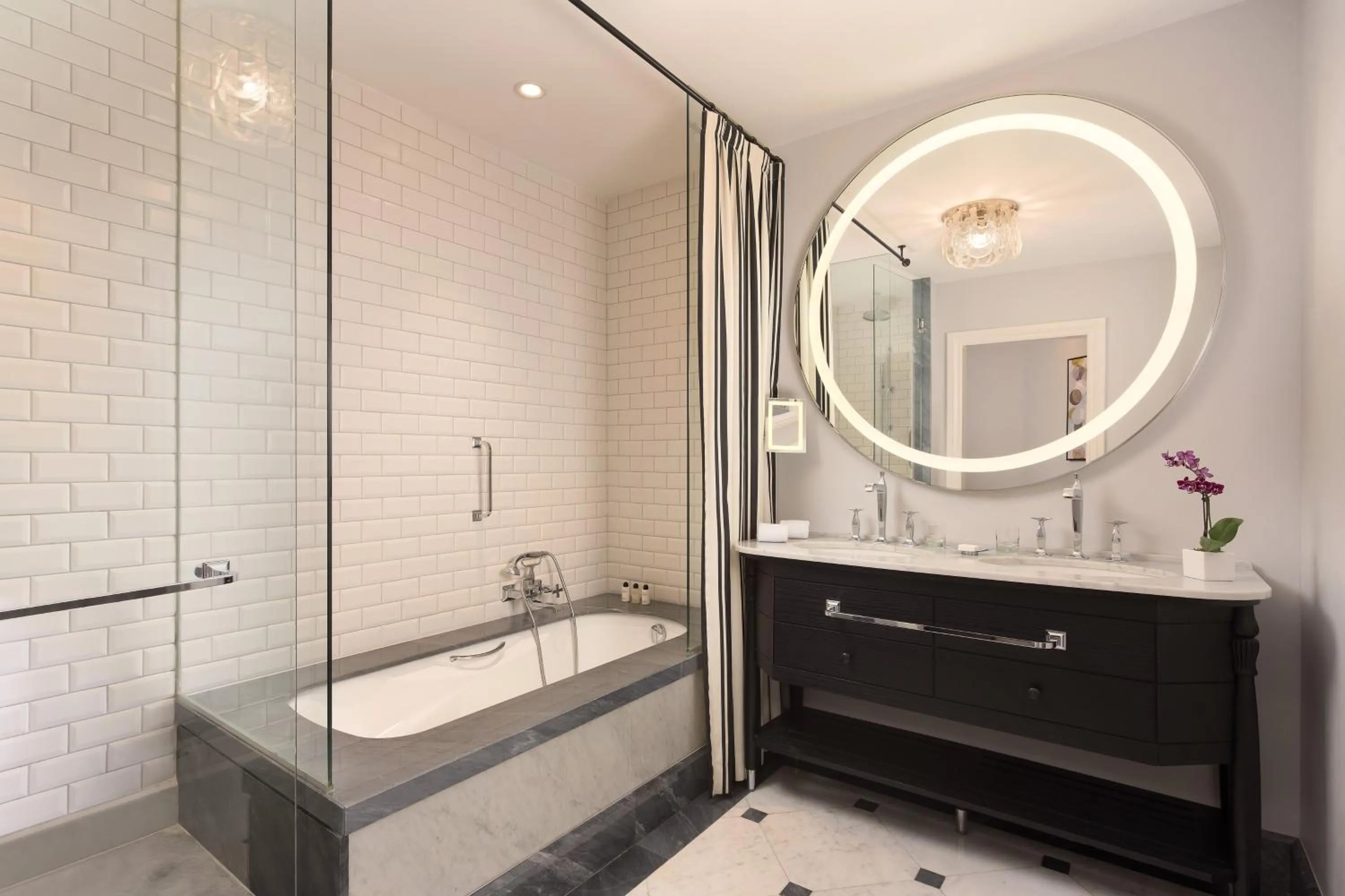 Bathroom in Hotel Maria Cristina, a Luxury Collection Hotel, San Sebastian