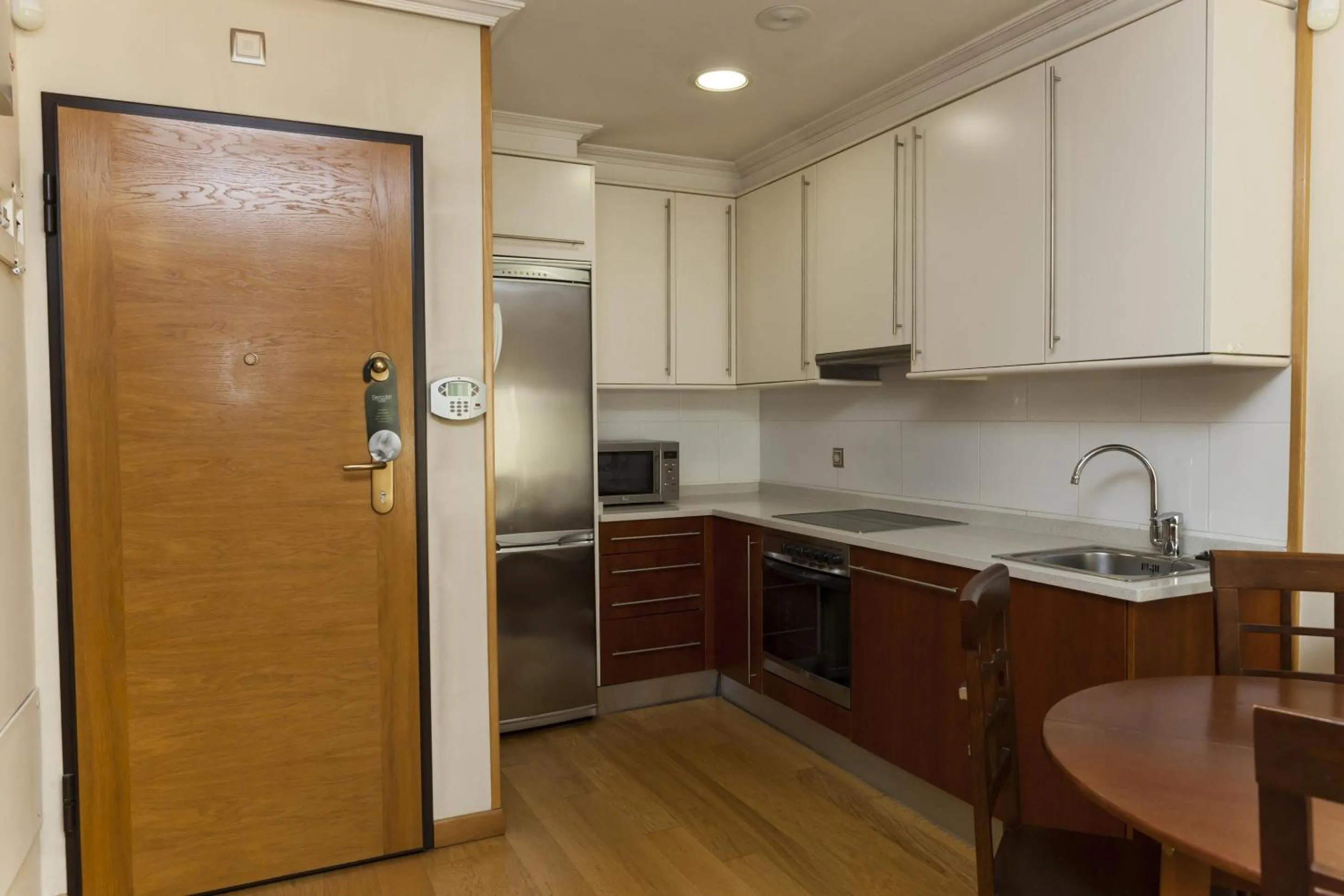 Photo of the whole room in Hotel Sercotel Tres Luces