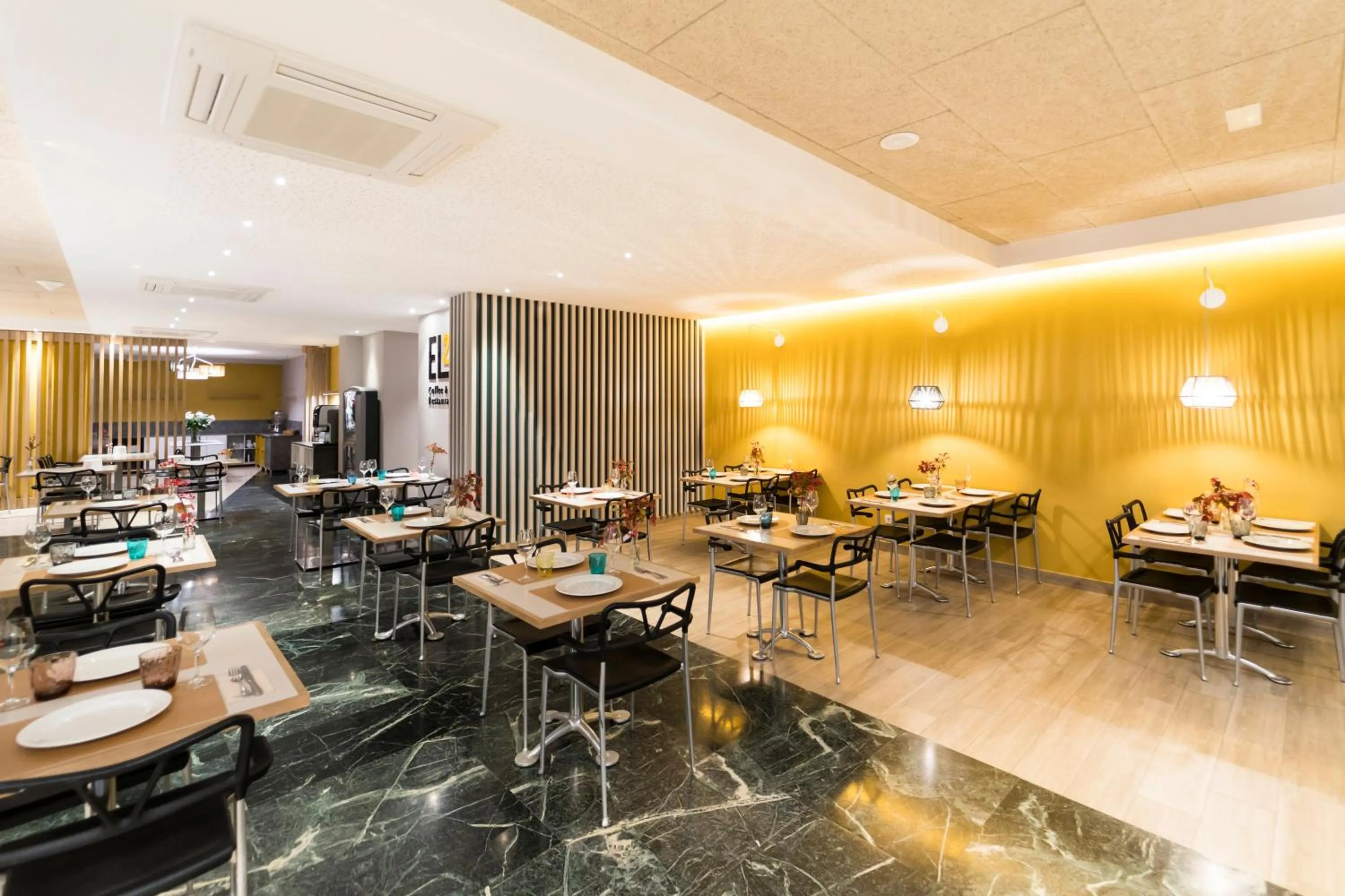 Restaurant/places to eat in Hotel Sercotel Tres Luces
