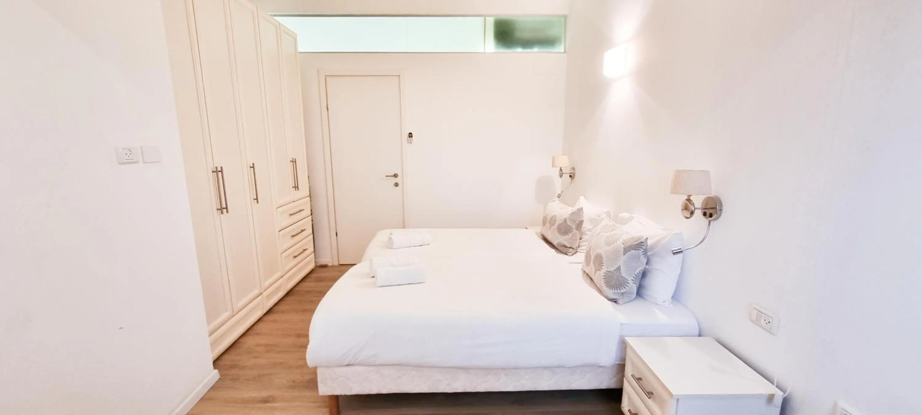 Bed in BnBIsrael apartments - Rupin Nacre