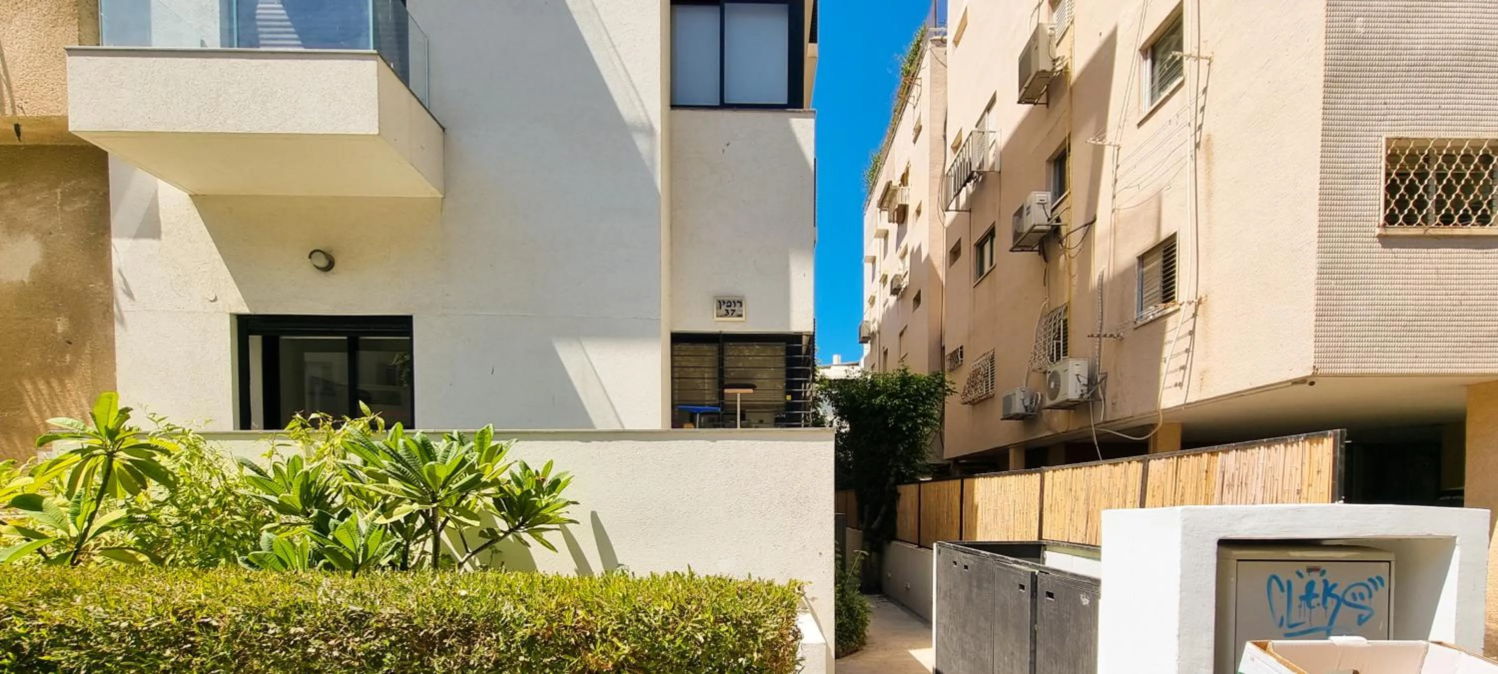 Property building in BnBIsrael apartments - Rupin Nacre