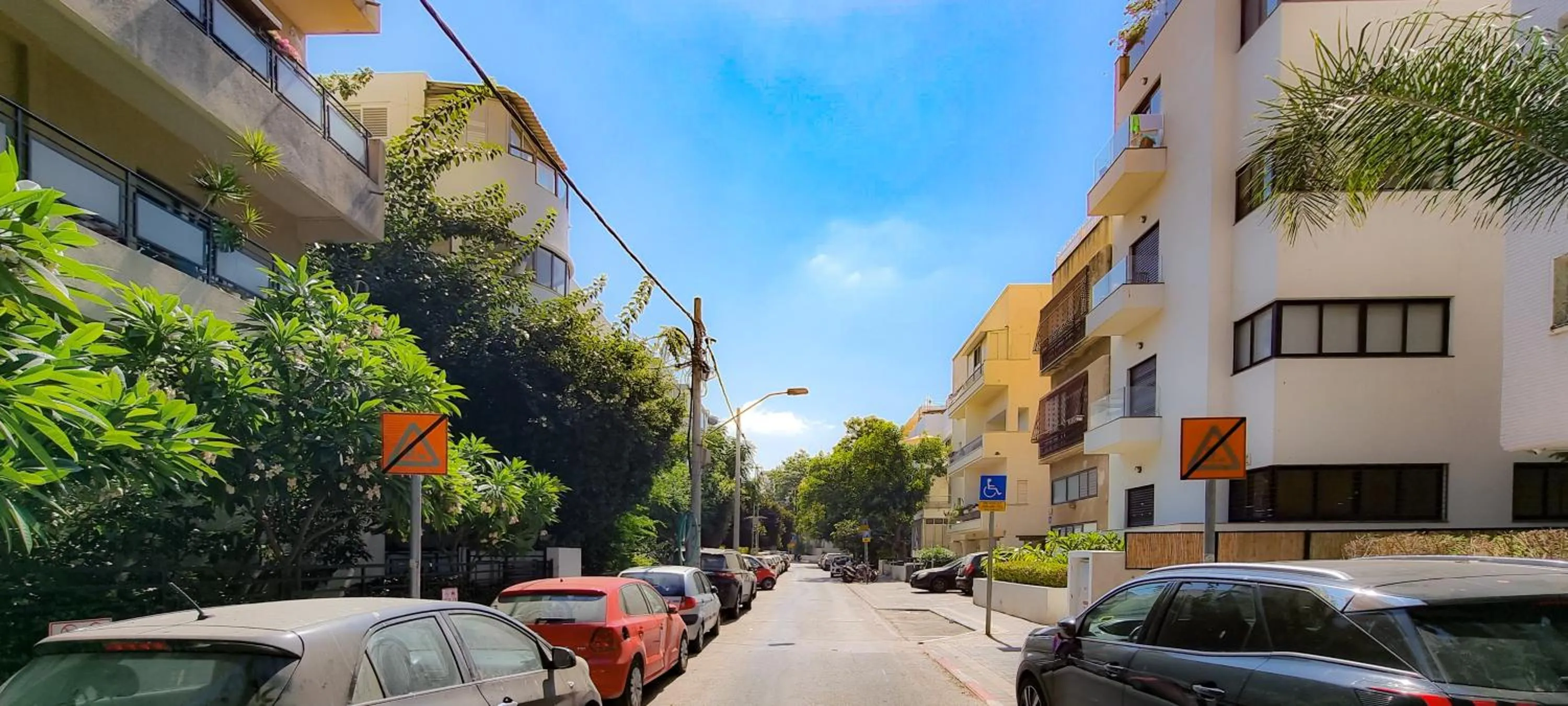 Street view in BnBIsrael apartments - Rupin Nacre