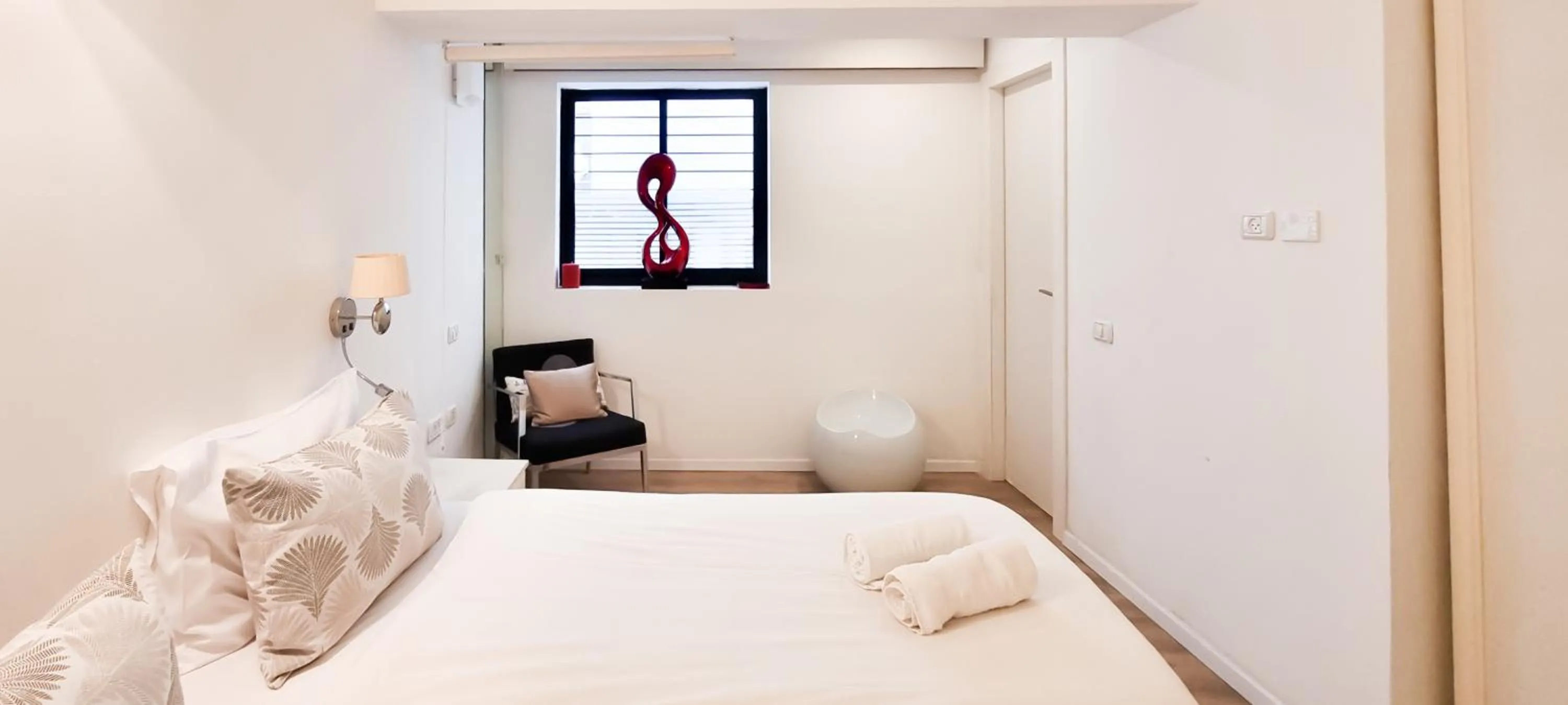 Bed in BnBIsrael apartments - Rupin Nacre