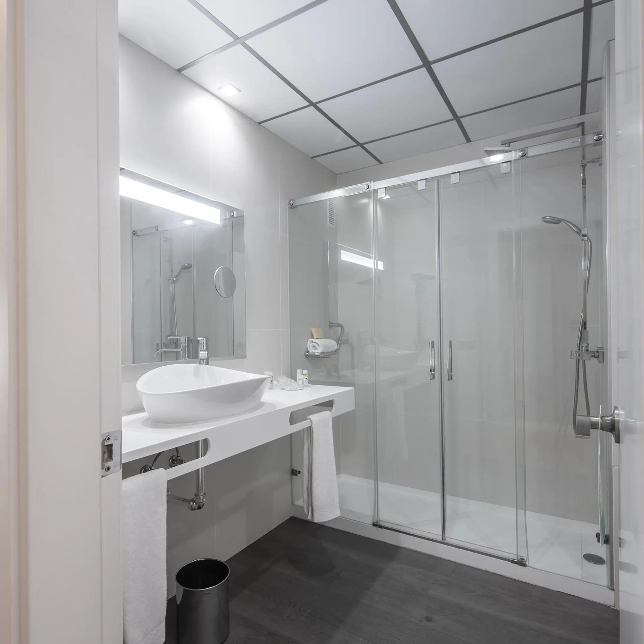 Toilet in Hotel Monte Puertatierra