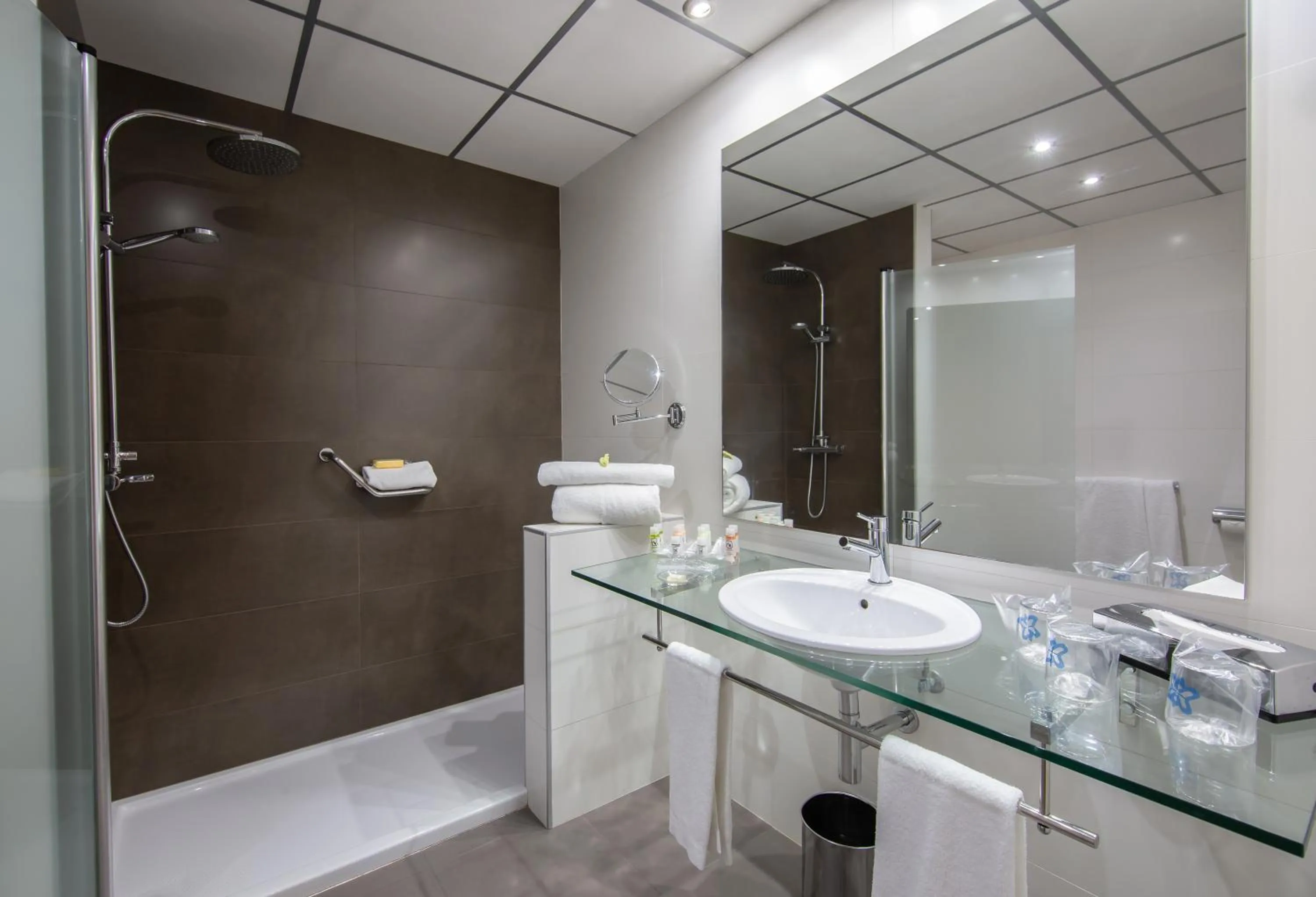 Bathroom in Hotel Monte Puertatierra