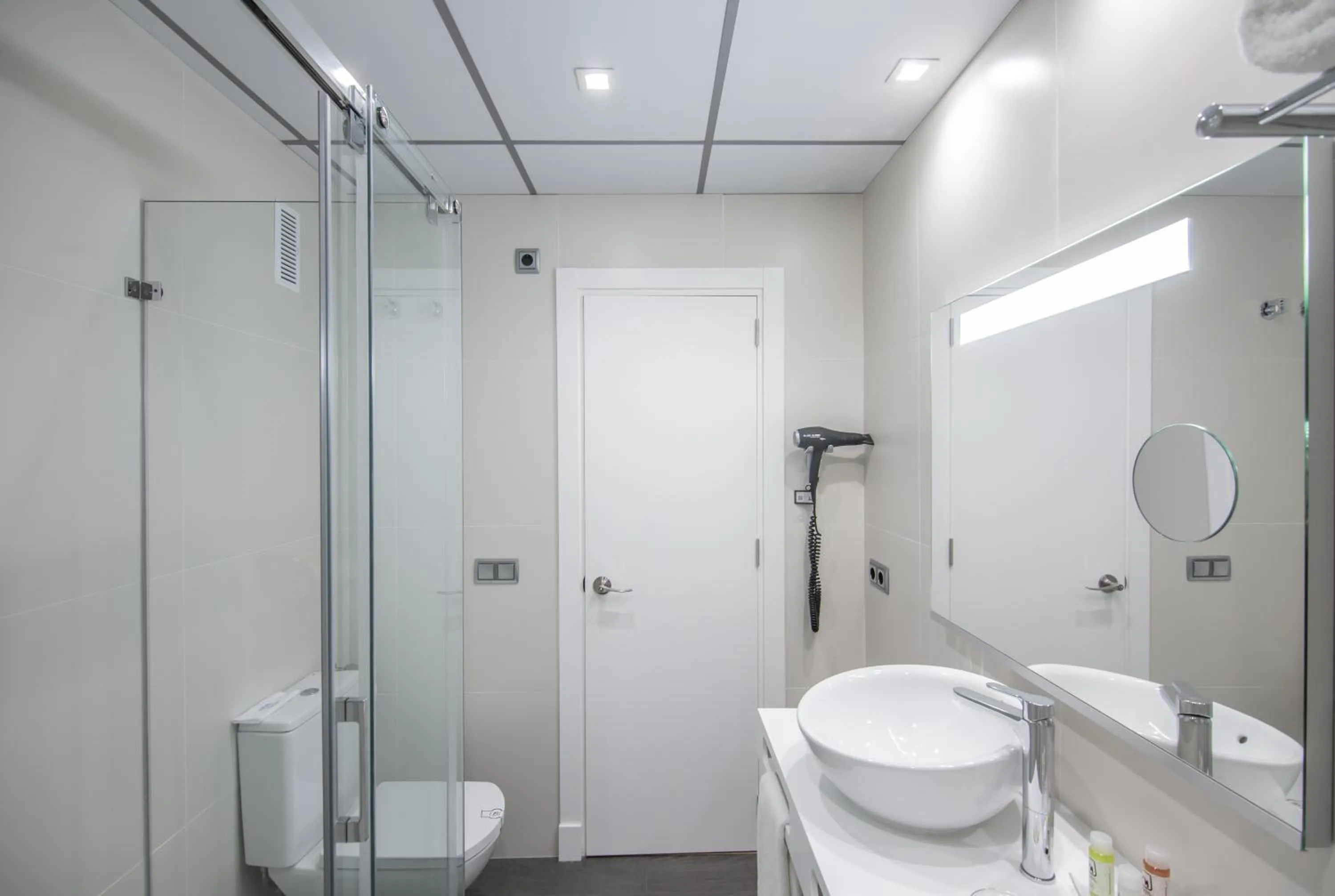 Toilet in Hotel Monte Puertatierra