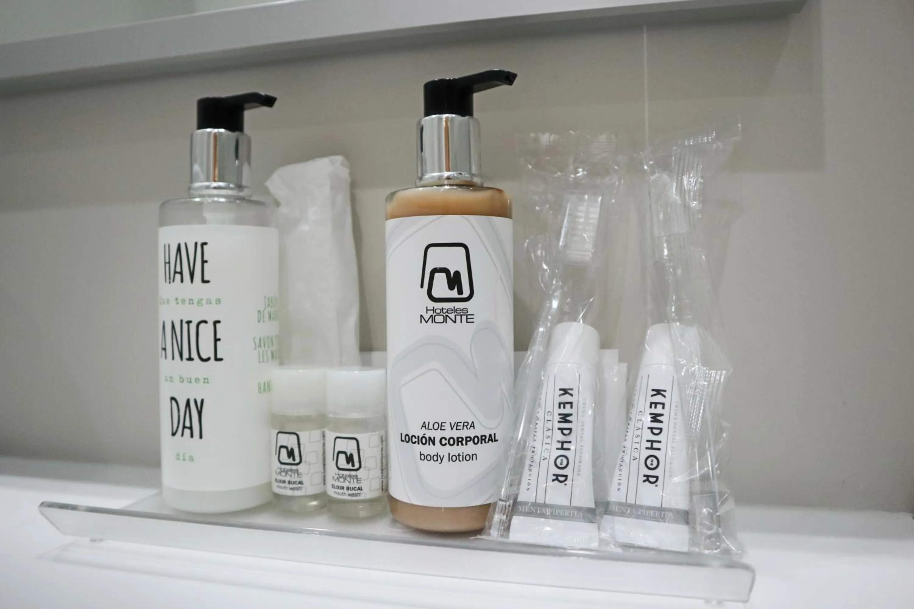 Bathroom in Hotel Monte Puertatierra