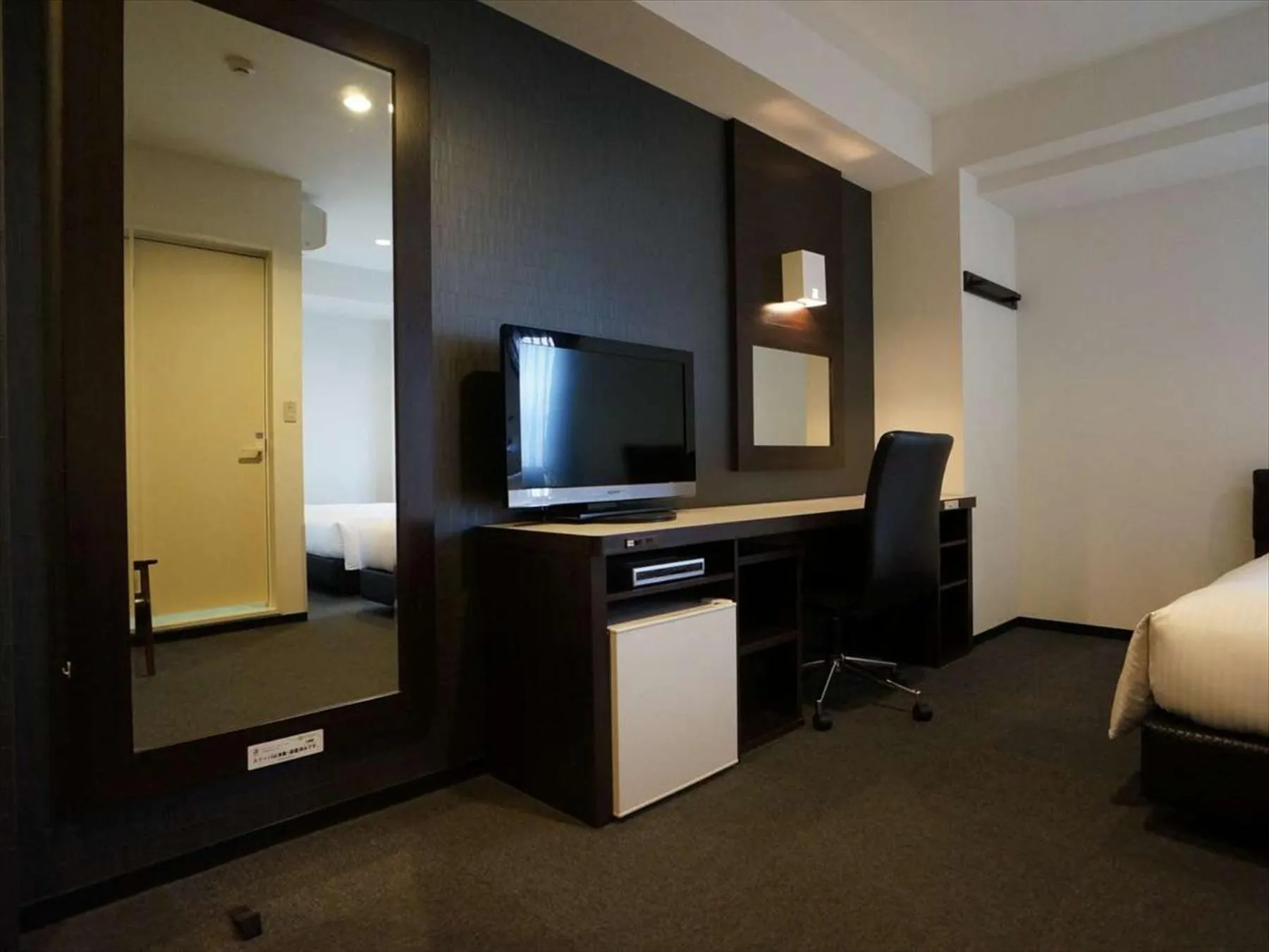 Photo of the whole room, Bed in Green Rich Hotel Osaka Airport