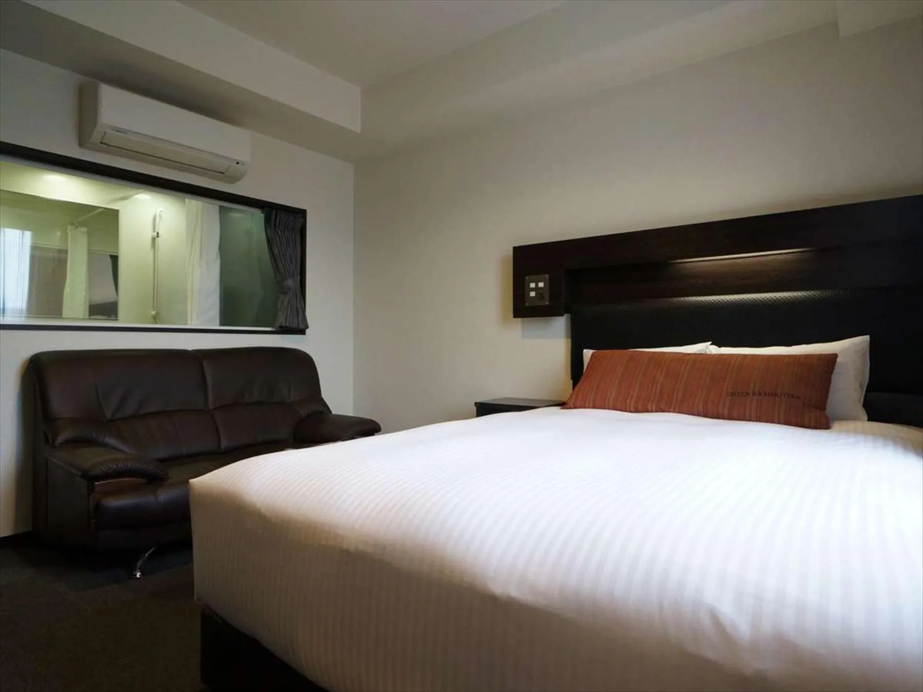 Photo of the whole room, Bed in Green Rich Hotel Osaka Airport