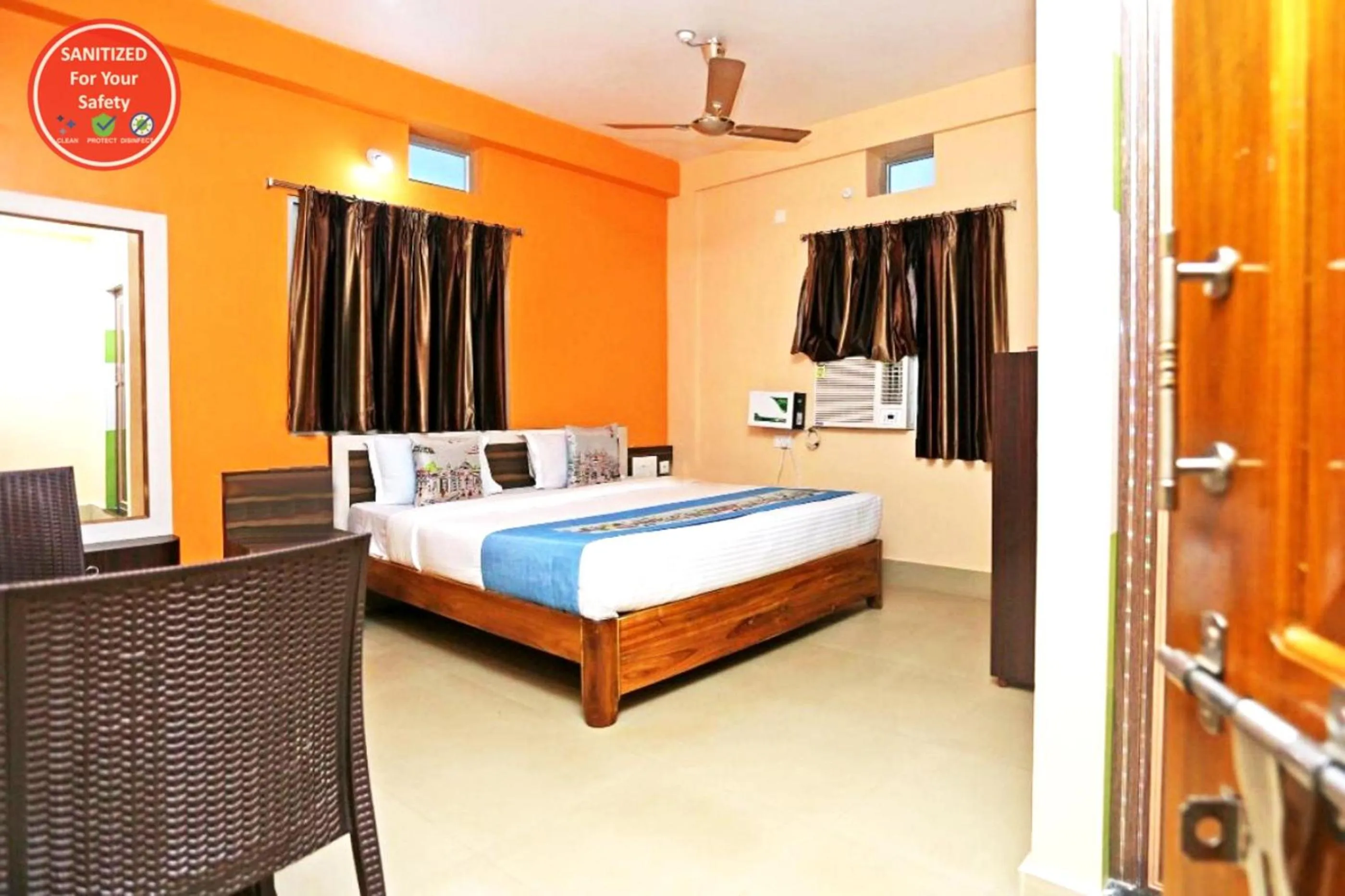 Bed in Goroomgo Krishna Residency Puri Near Sea Beach - Spacious Room with Excellent Service Awarded - Best Seller