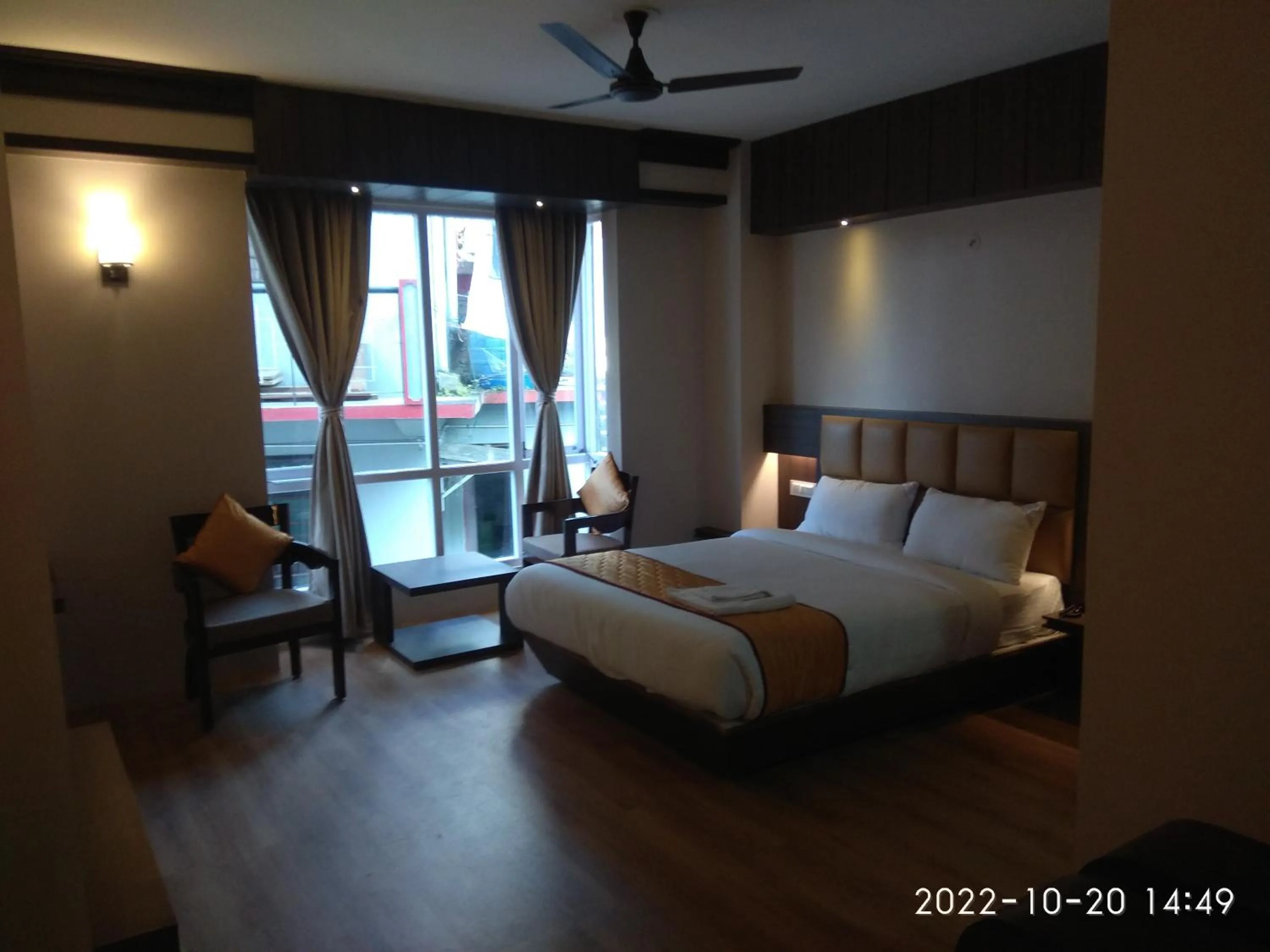 Bedroom, Bed in Golden Peaks Hotel & Restaurant