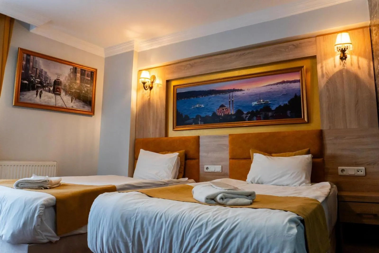Photo of the whole room, Bed in Kadirga Antik Hotel - Sultanahmet