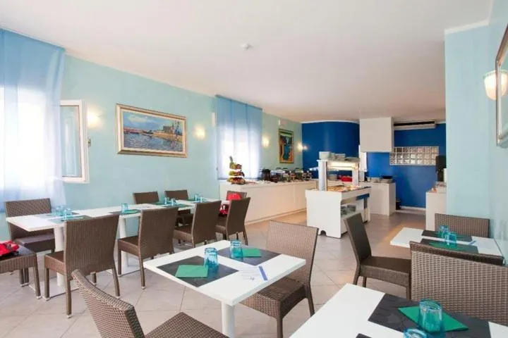 Restaurant/places to eat in Hotel Villa Maria