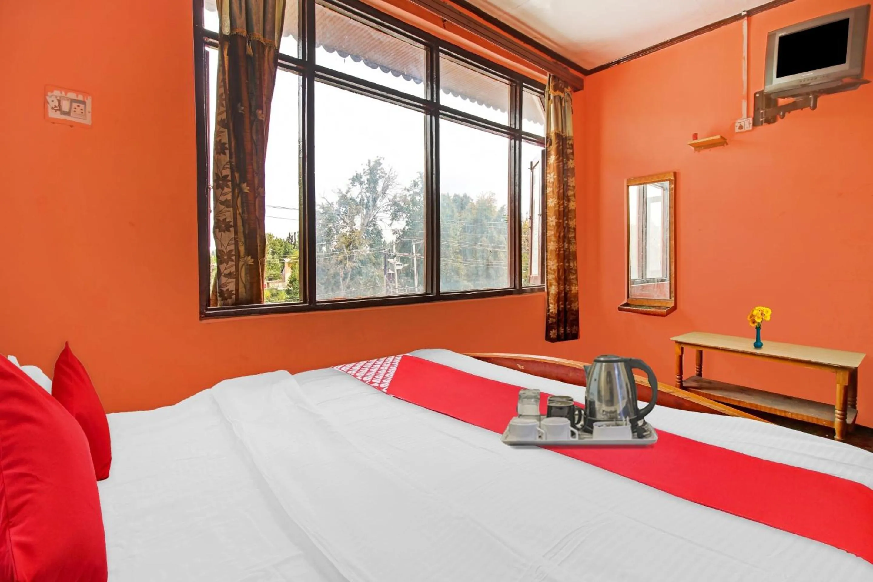 Bedroom, Bed in Hotel O Hunter's & Cafe