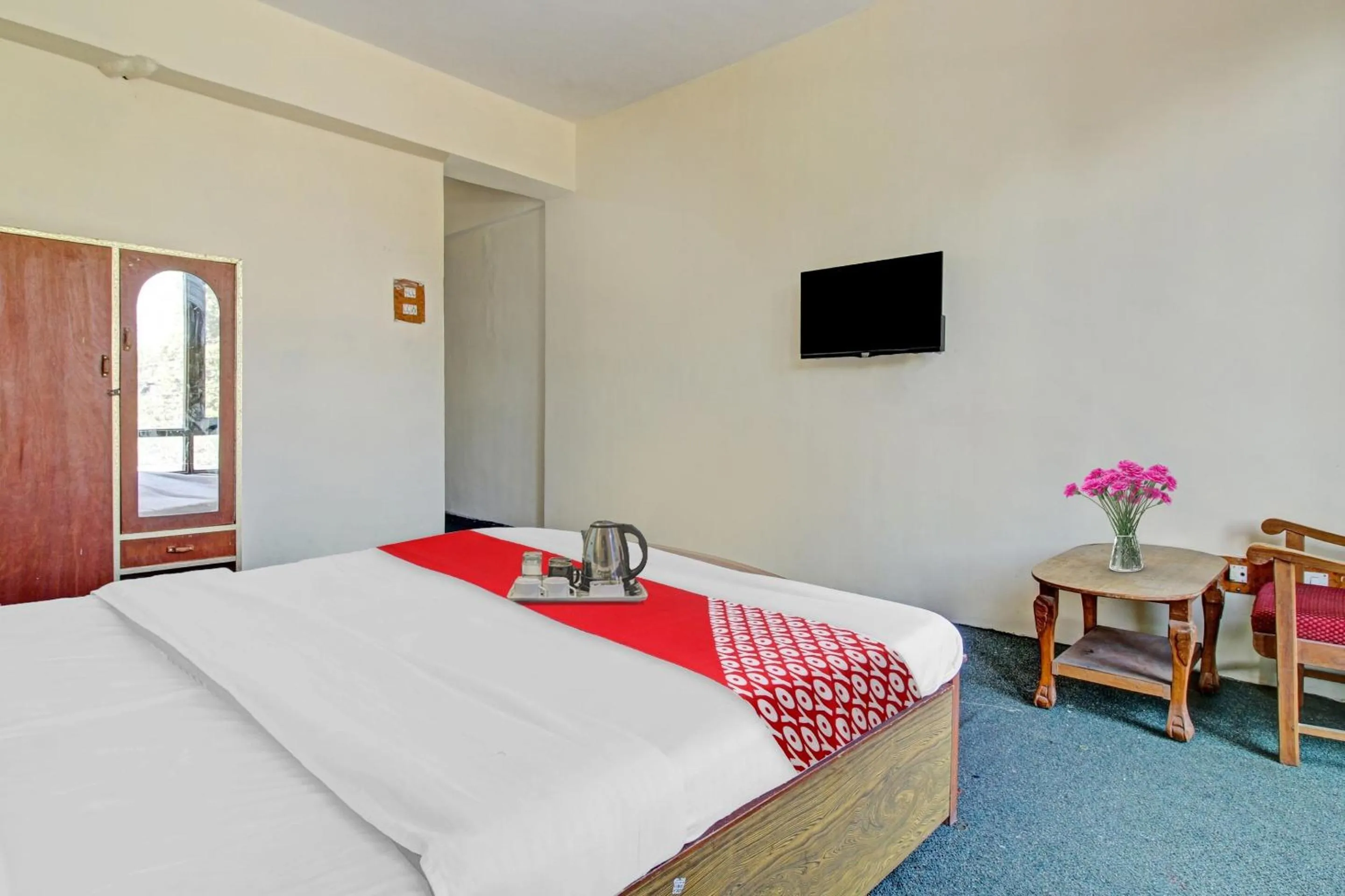 Bedroom, Bed in Hotel O Hunter's & Cafe