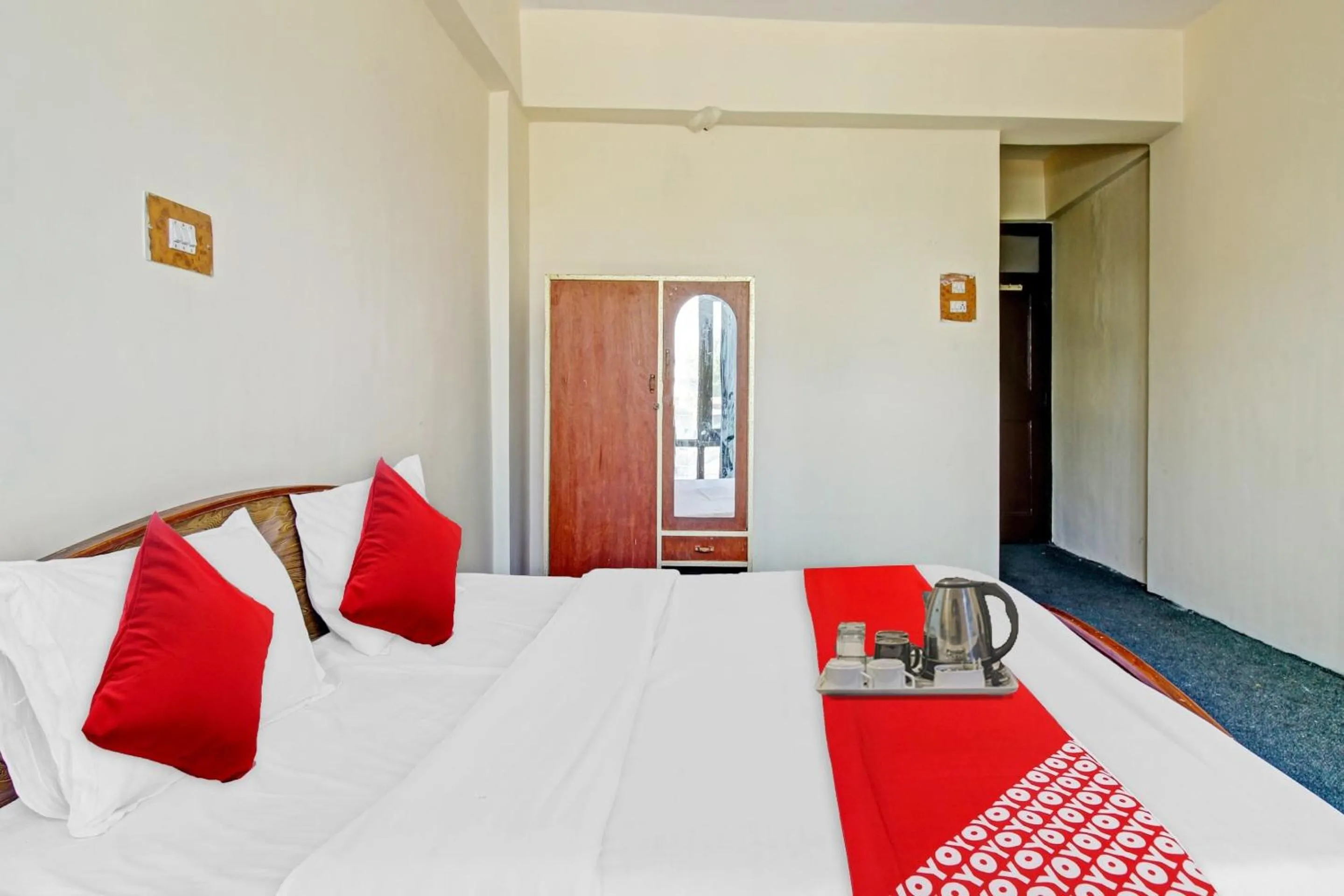 Bedroom, Bed in Hotel O Hunter's & Cafe