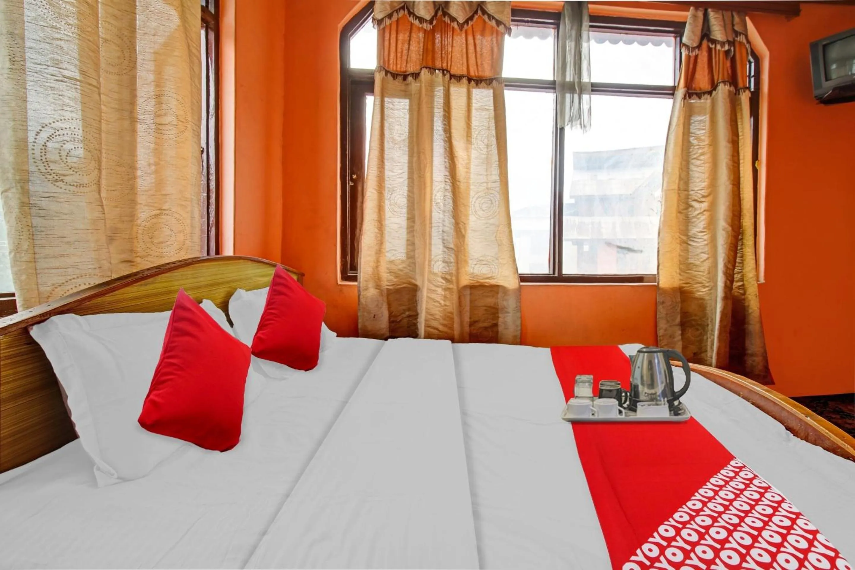 Bedroom, Bed in Hotel O Hunter's & Cafe