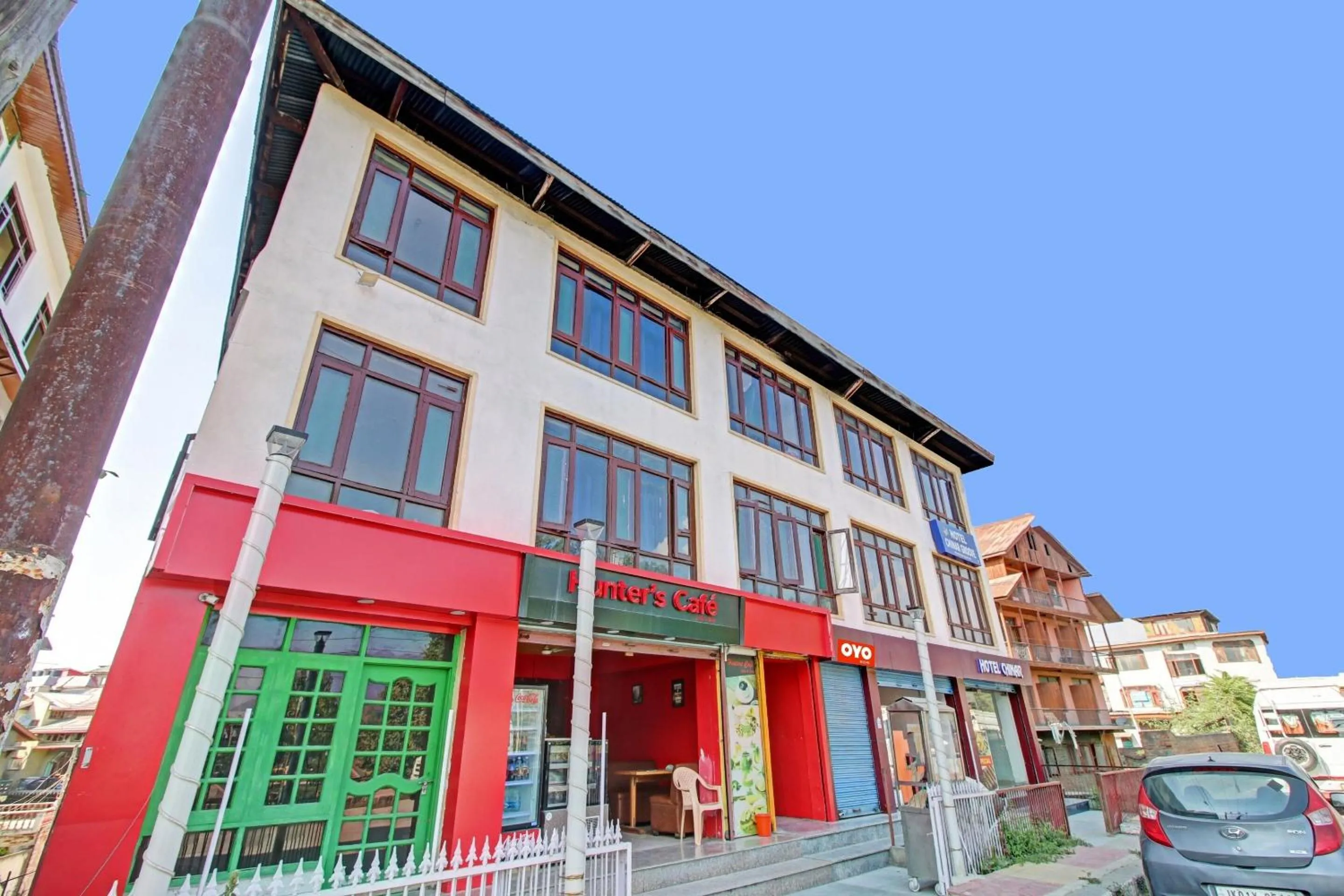 Facade/entrance in Hotel O Hunter's & Cafe