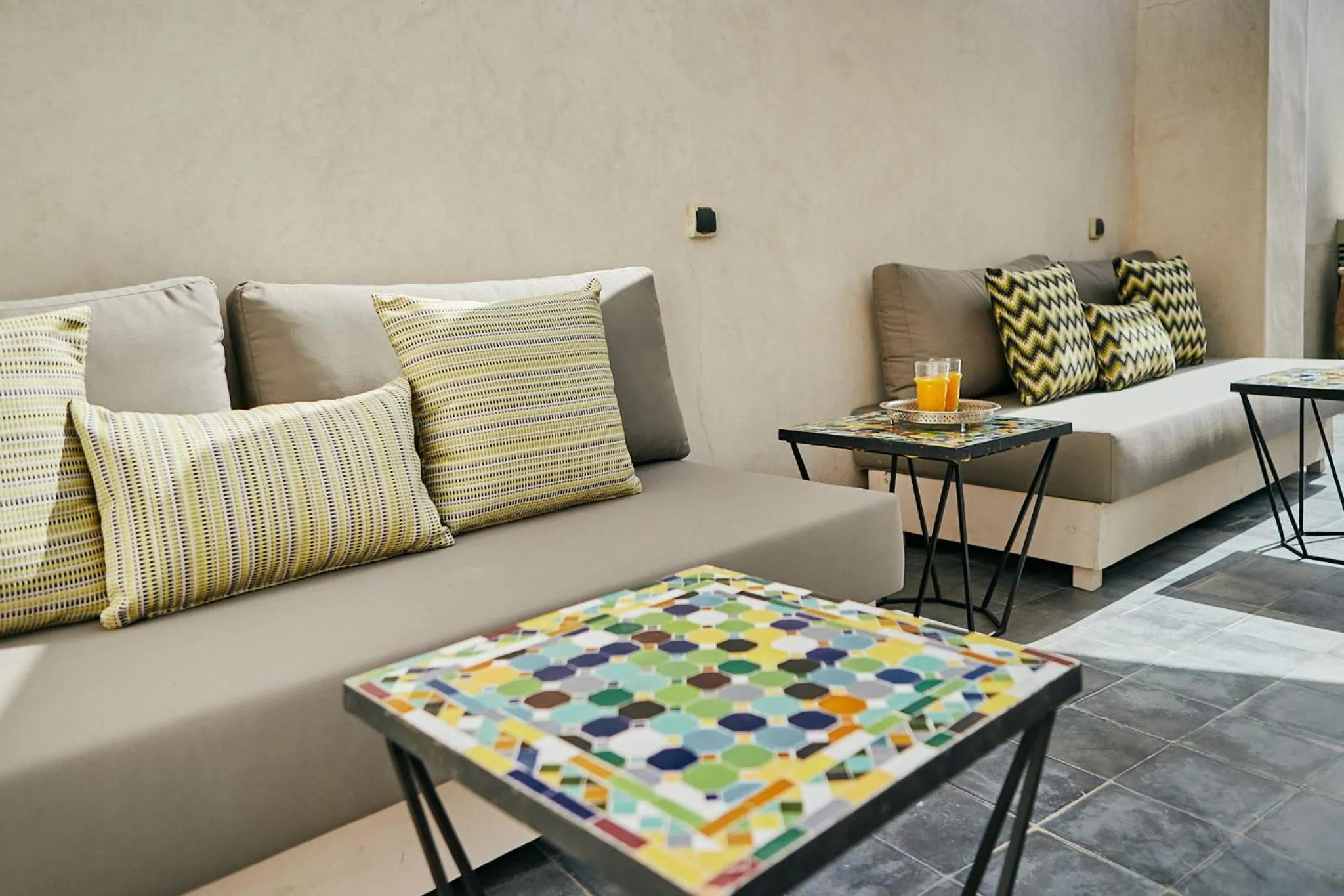 Seating area in Ryad Selyen