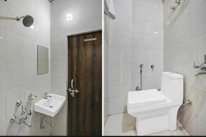 Bathroom in Hotel O by OYO Green Apple