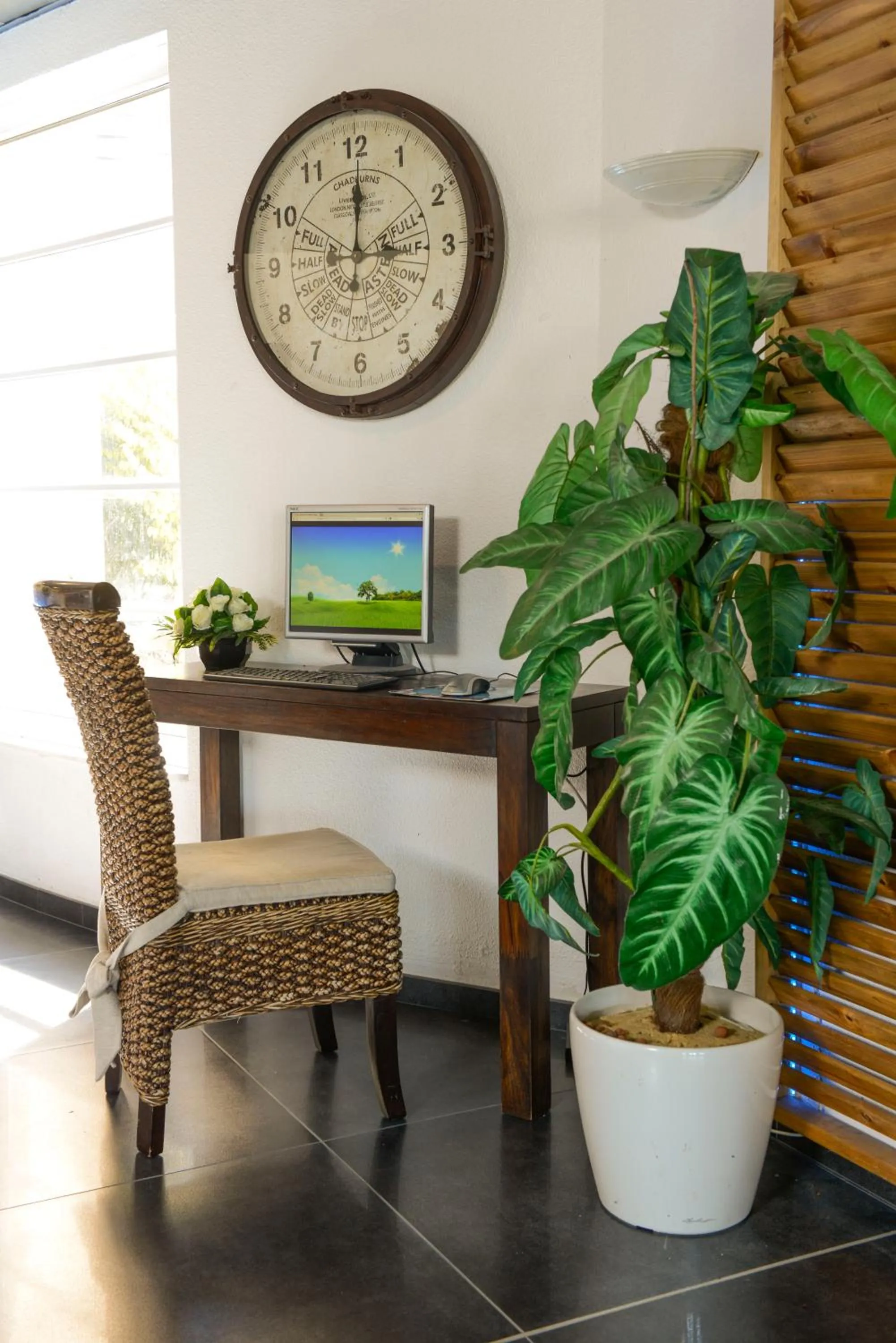 Communal lounge/ TV room in Espace Leonard De Vinci