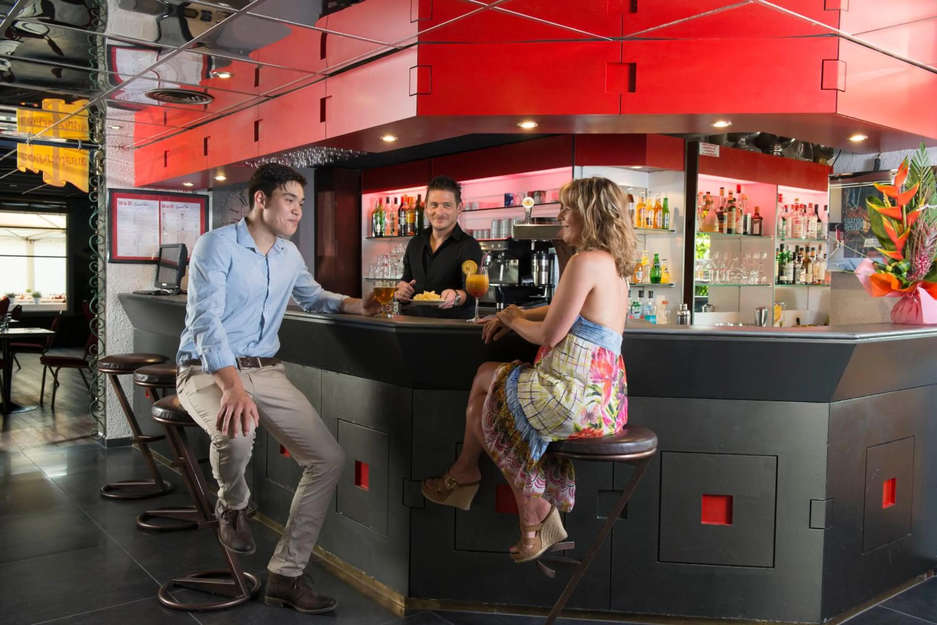 Staff in Espace Leonard De Vinci