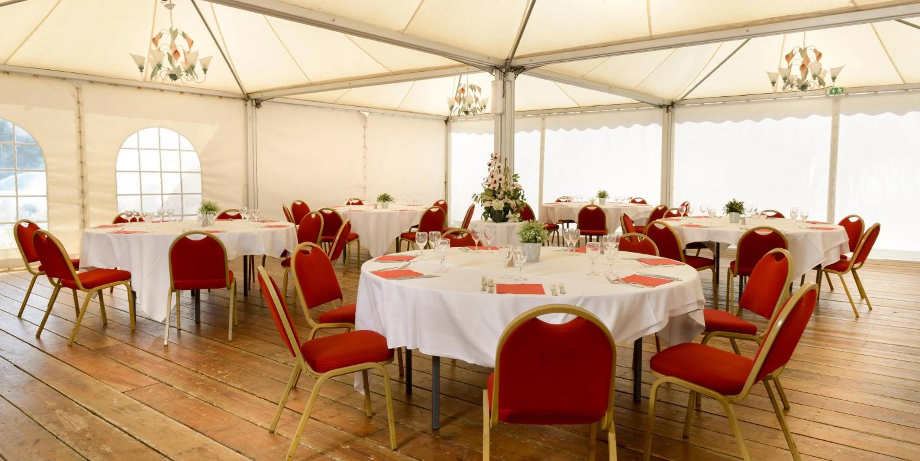 Restaurant/places to eat in Espace Leonard De Vinci