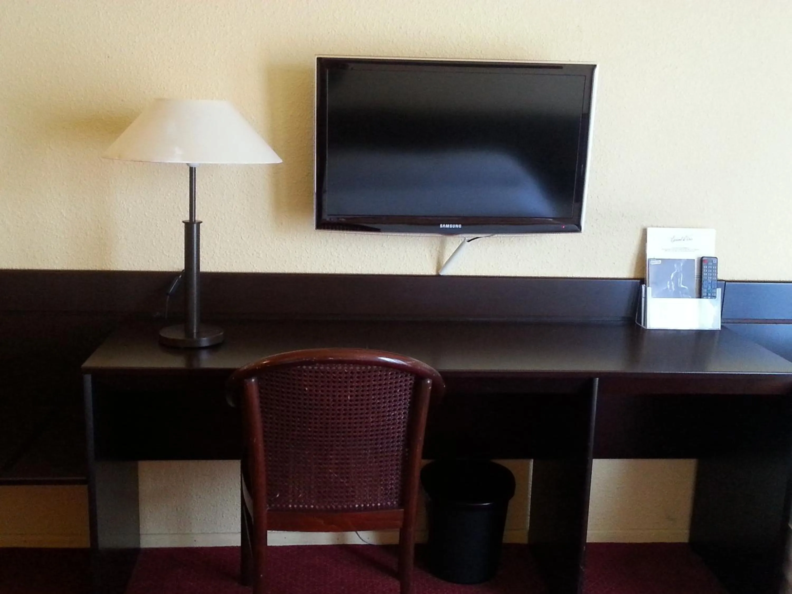 TV and multimedia in Espace Leonard De Vinci