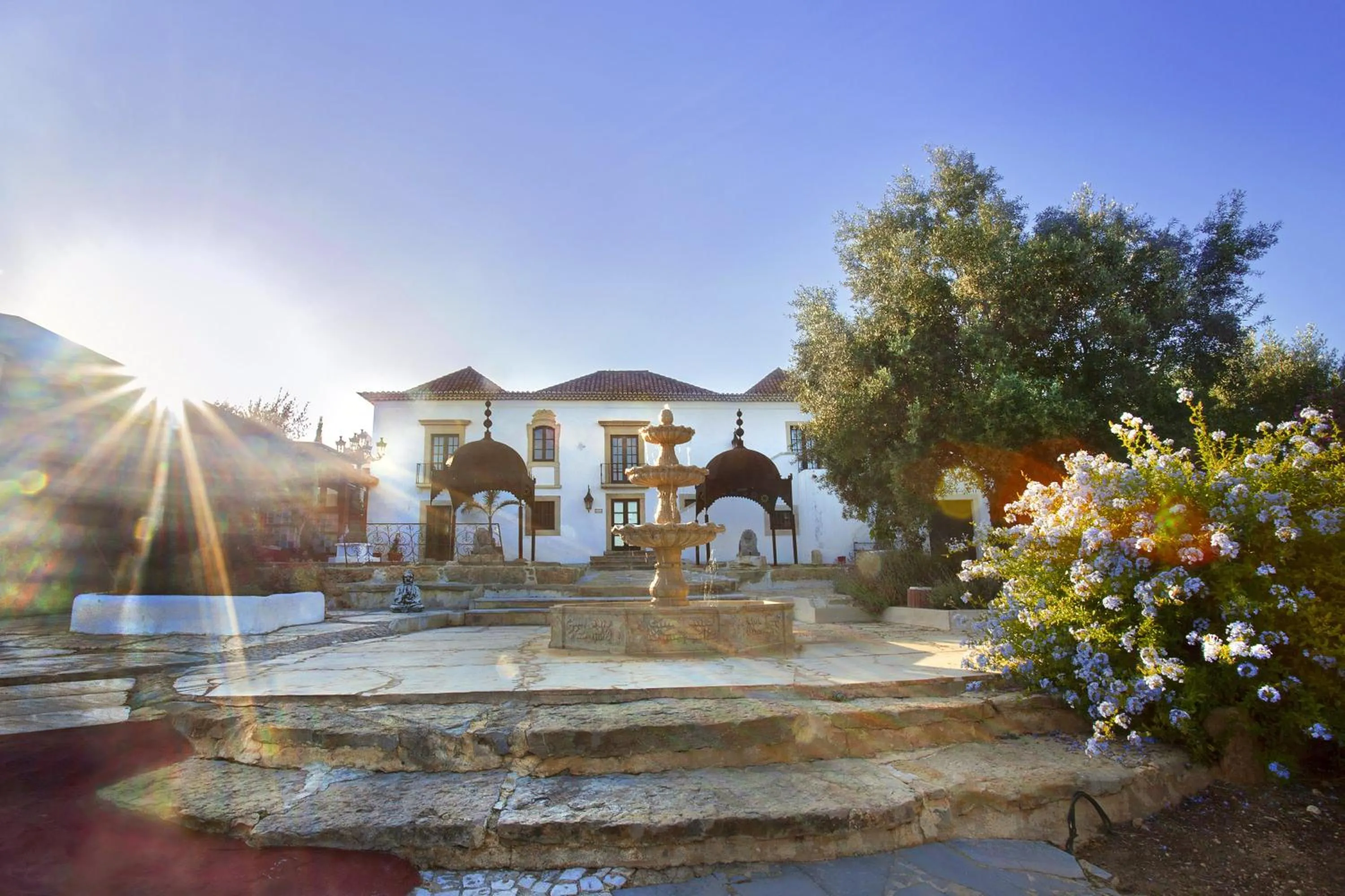 Property building in Hotel de Charme Capela das Artes