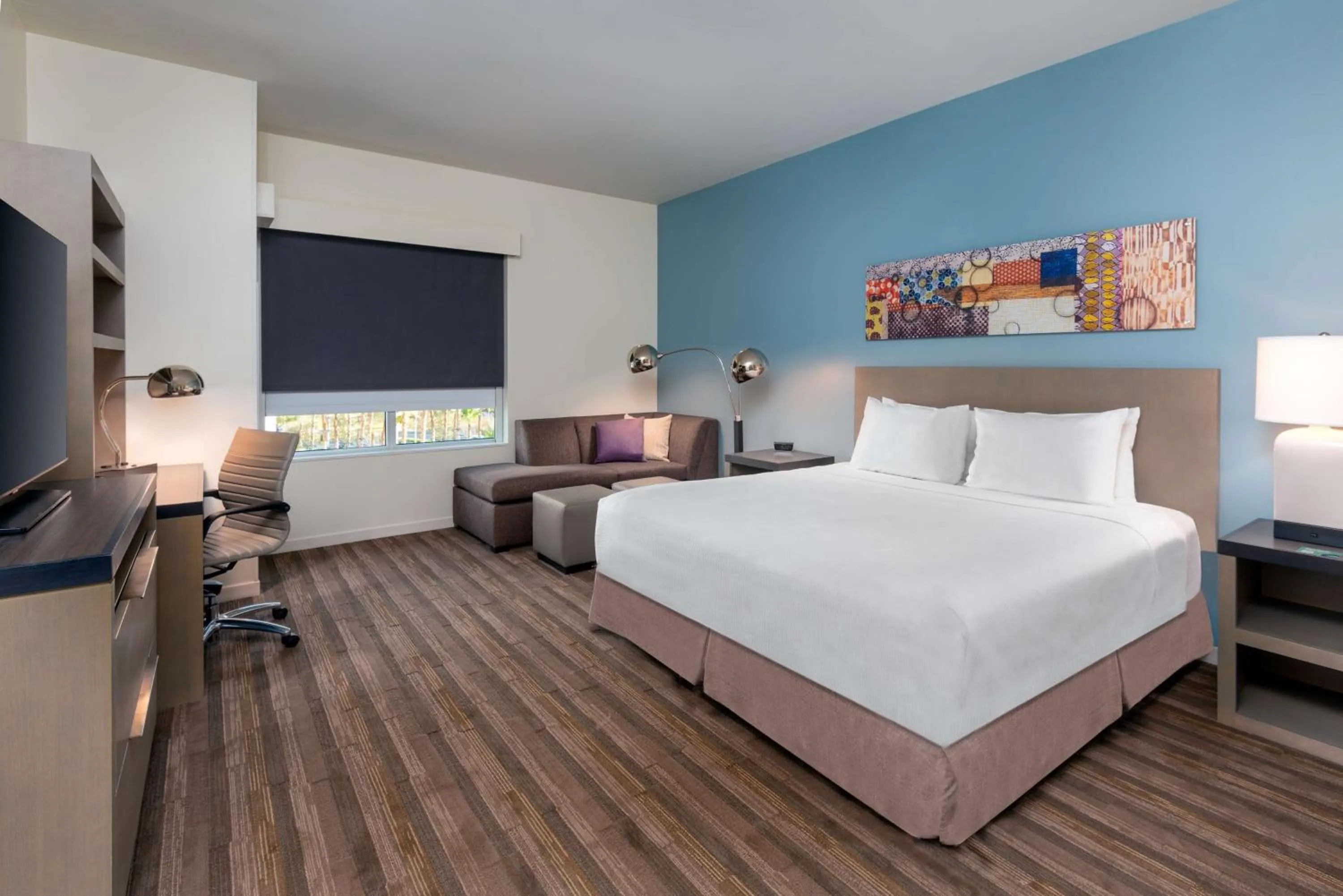 Bedroom in Hyatt House Orlando Airport