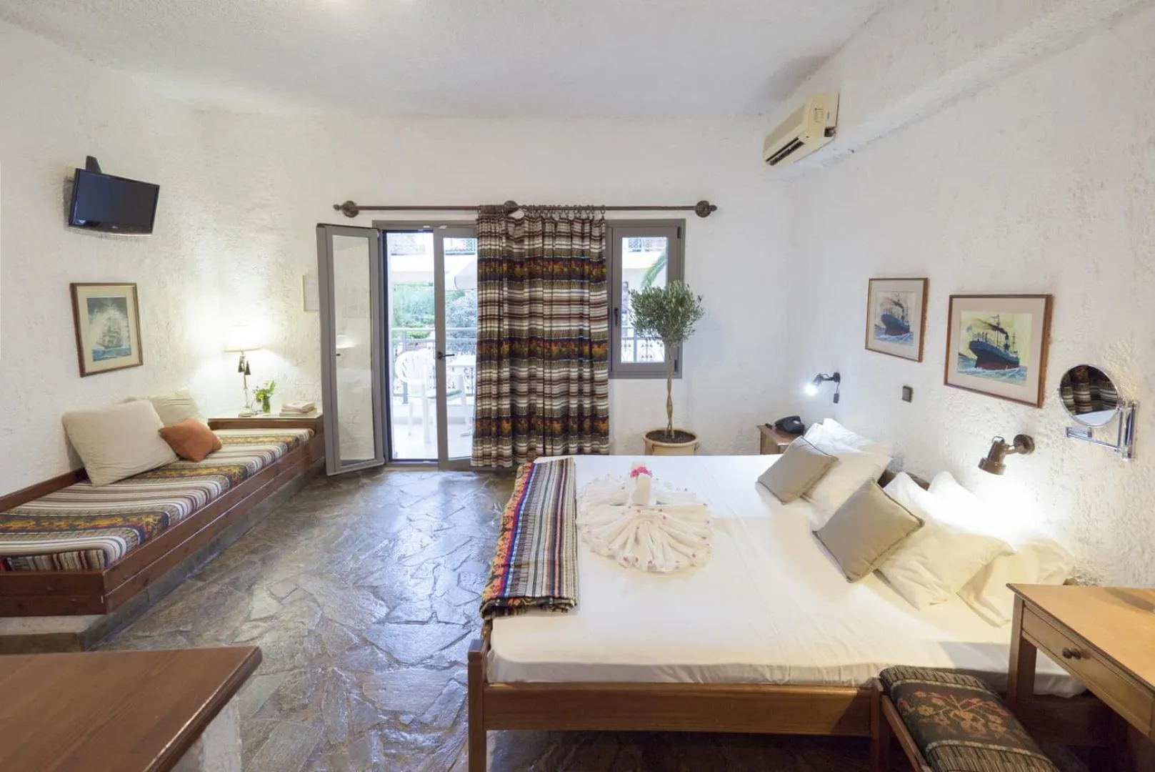 Studio Apartment in Flamingos Hotel Apartments