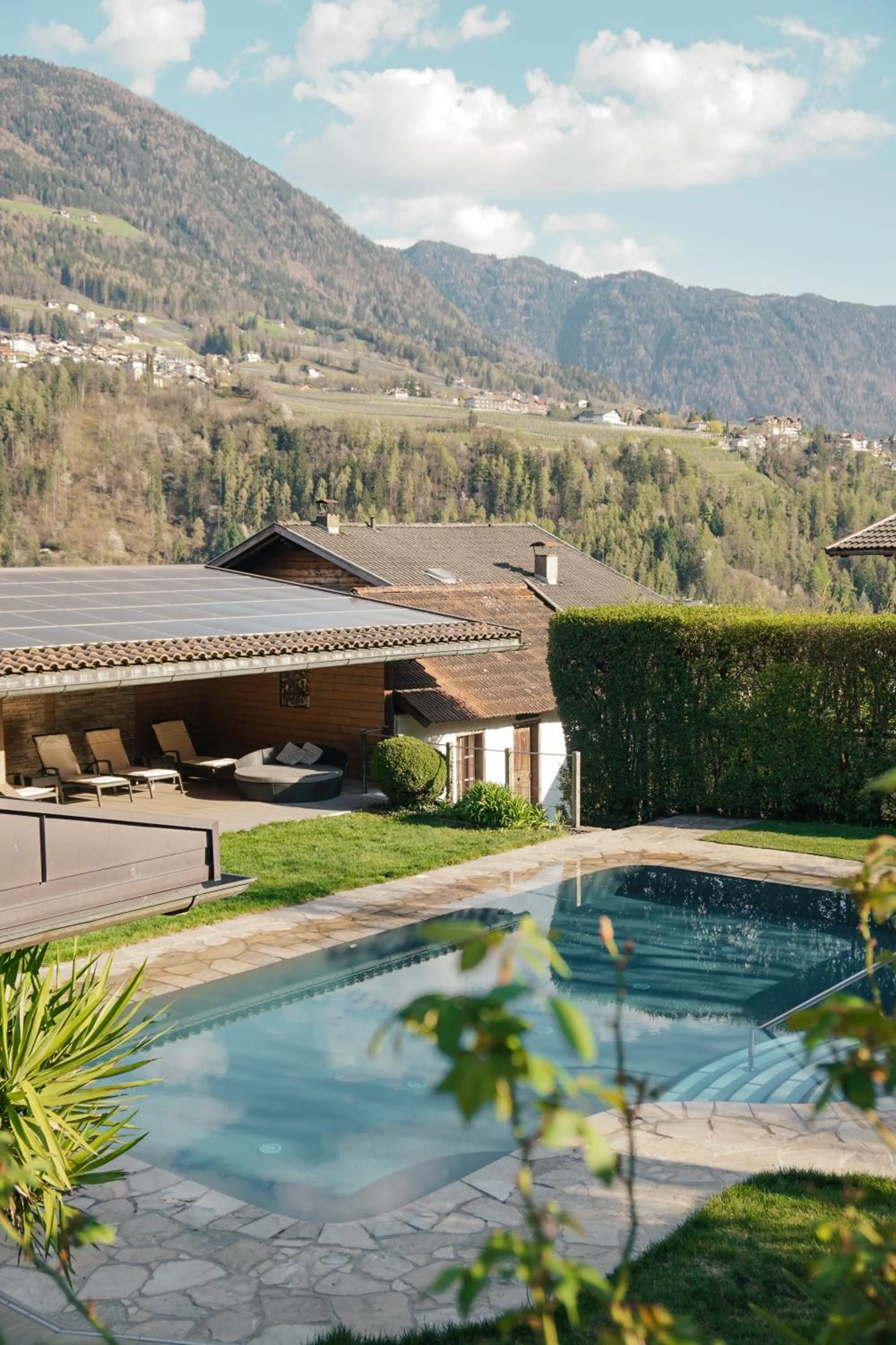 Swimming pool in Oberwirtshof