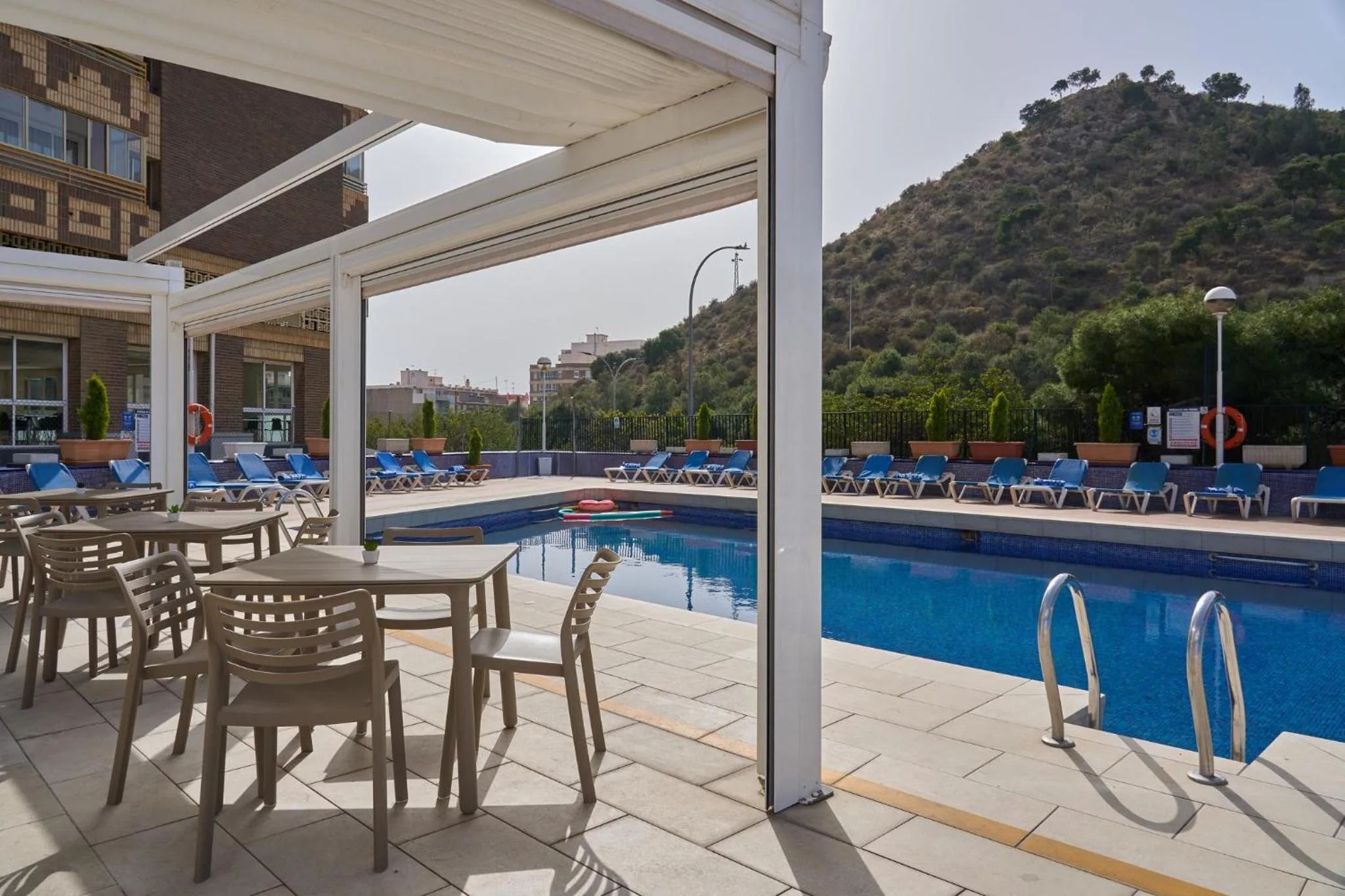 Swimming pool in Sercotel Maya Alicante