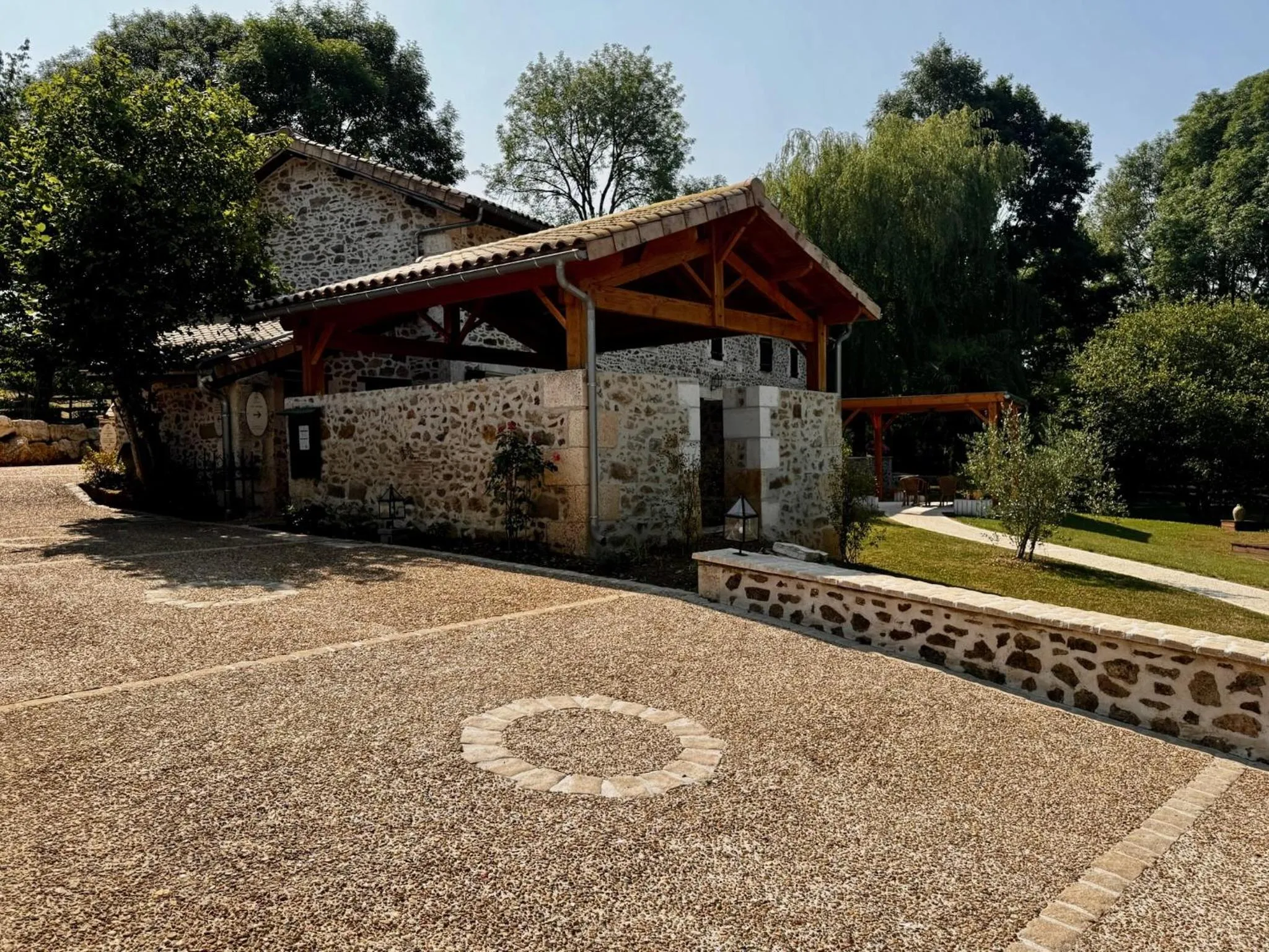 Patio in Domaine de Brise Bois - Chambres & Gîtes