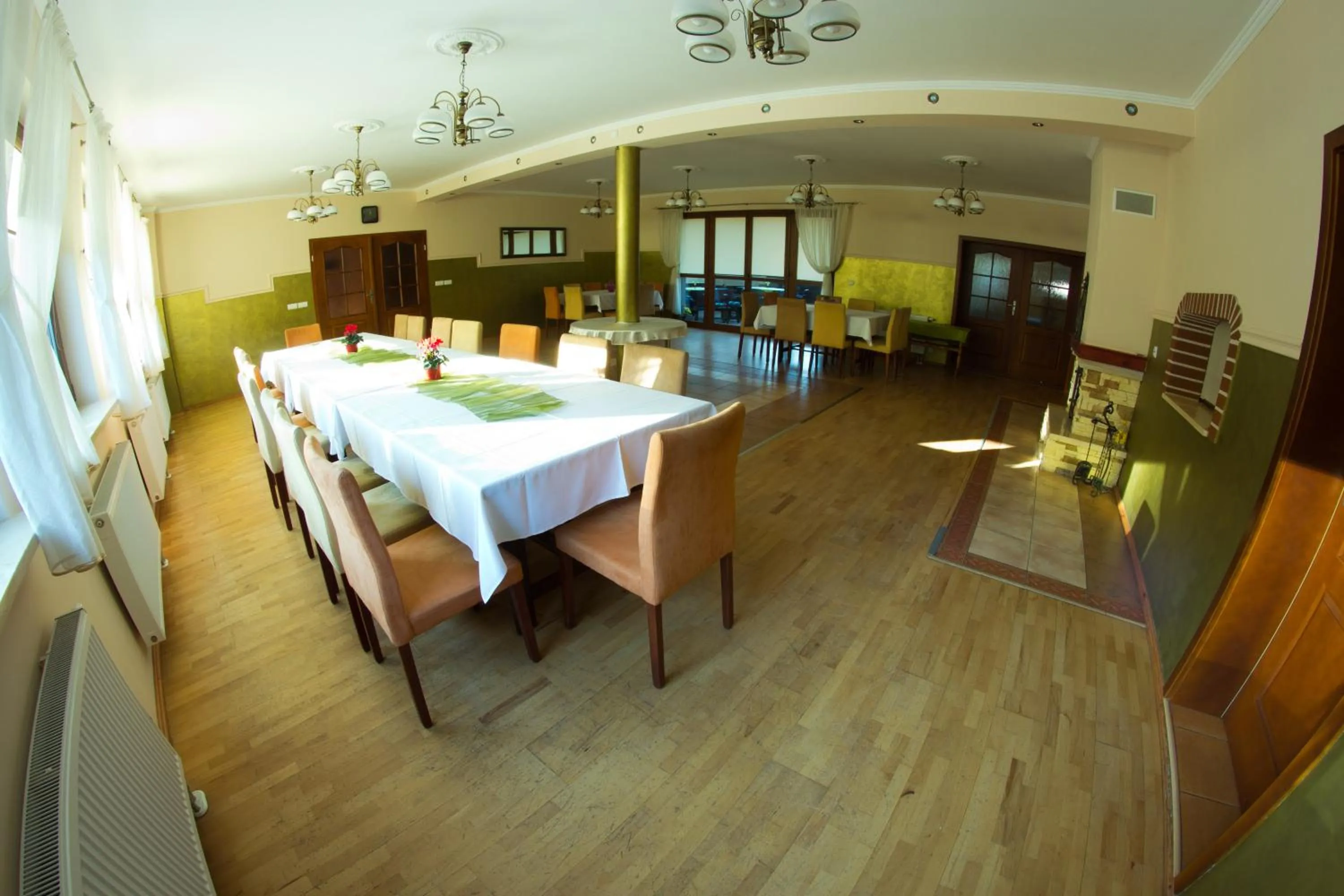 Restaurant/places to eat in Dom Gościnny Pod Górą