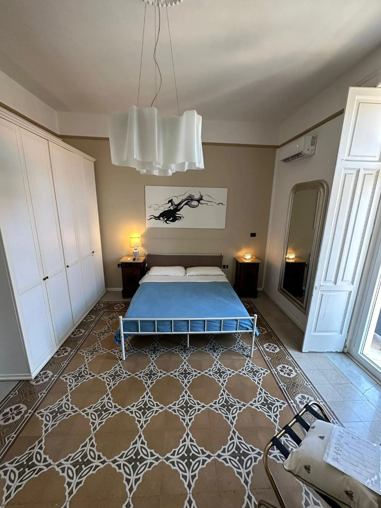 Bedroom, Bed in L'Una di Notte