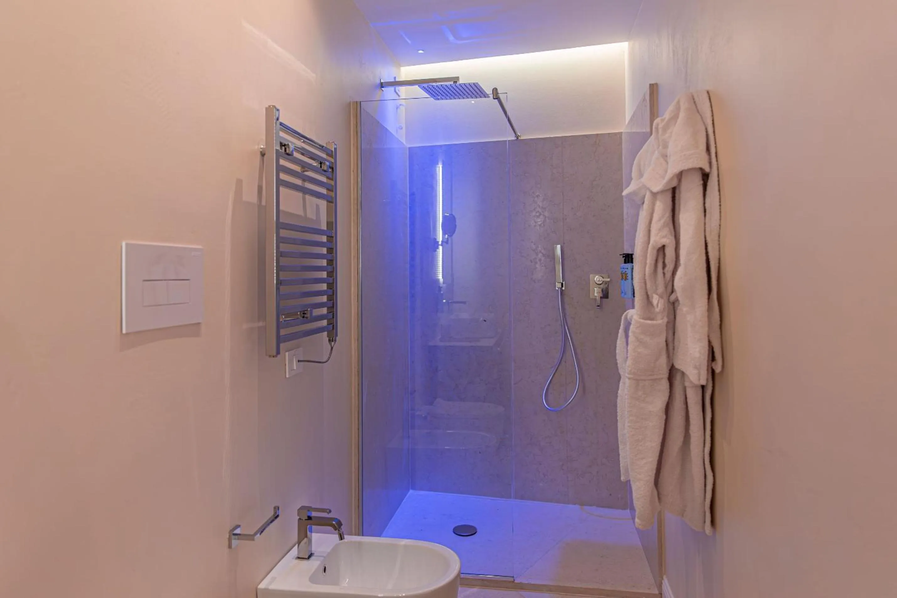 Shower in Costamante Suites & Spa