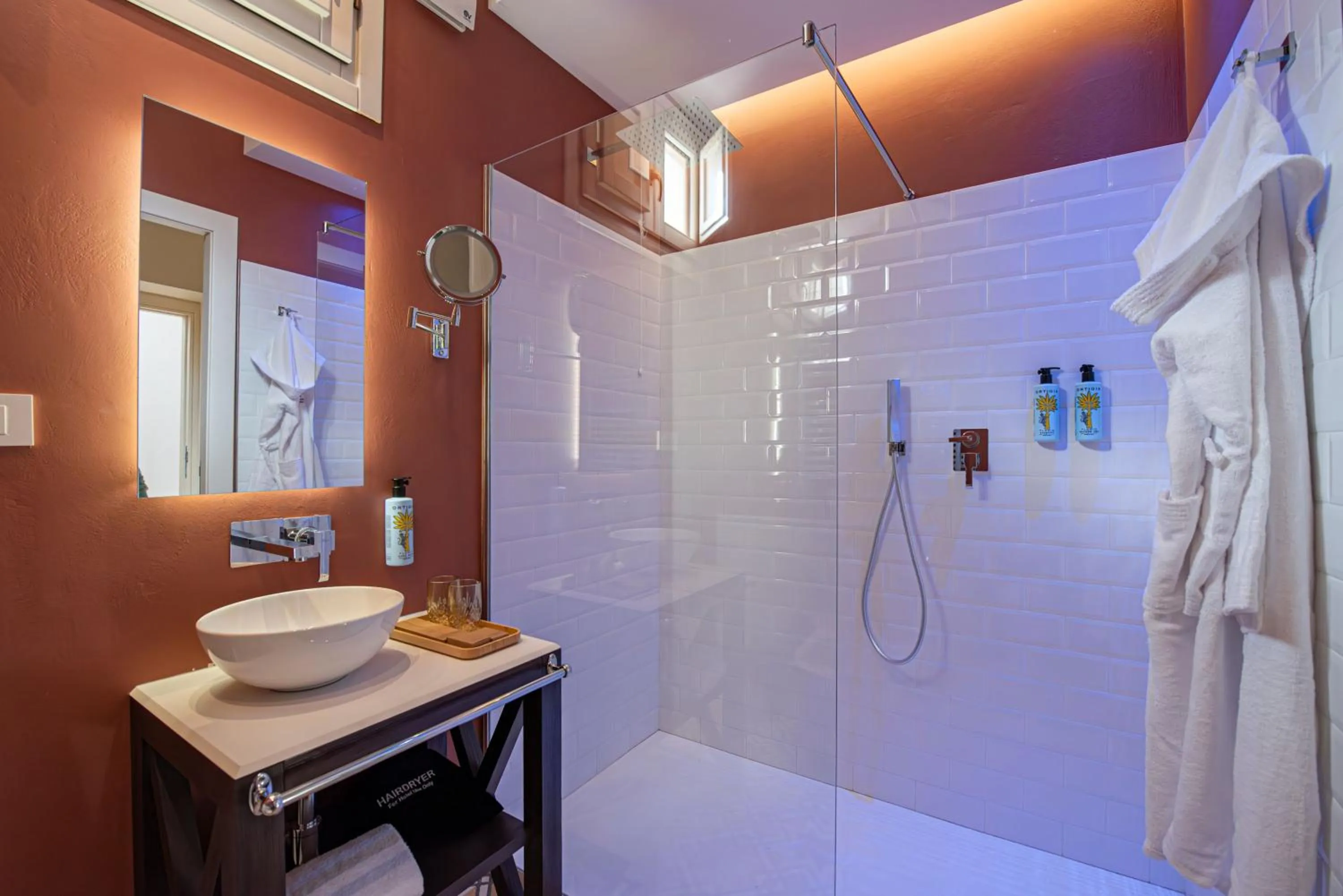 Shower in Costamante Suites & Spa