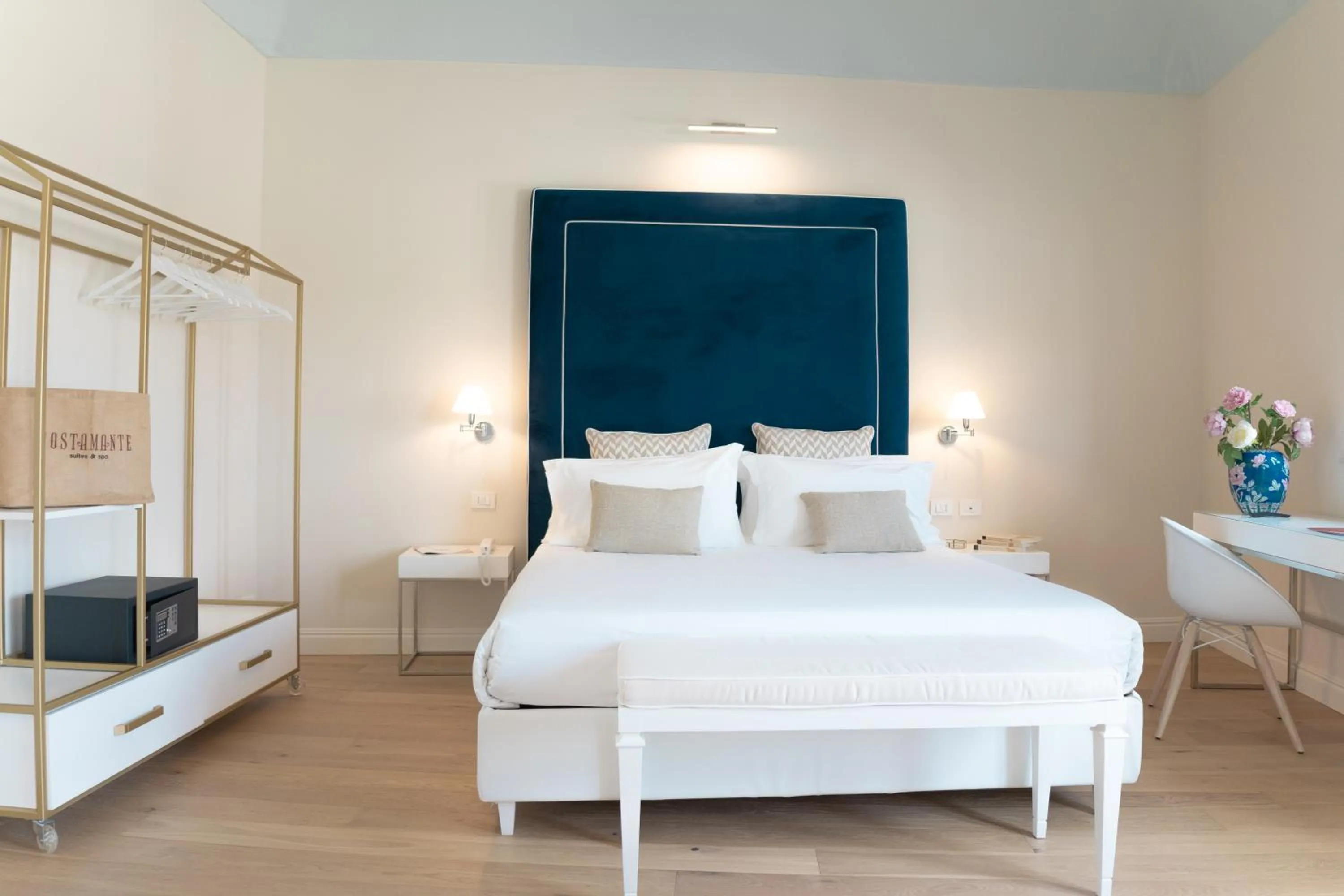 Bedroom, Bed in Costamante Suites & Spa