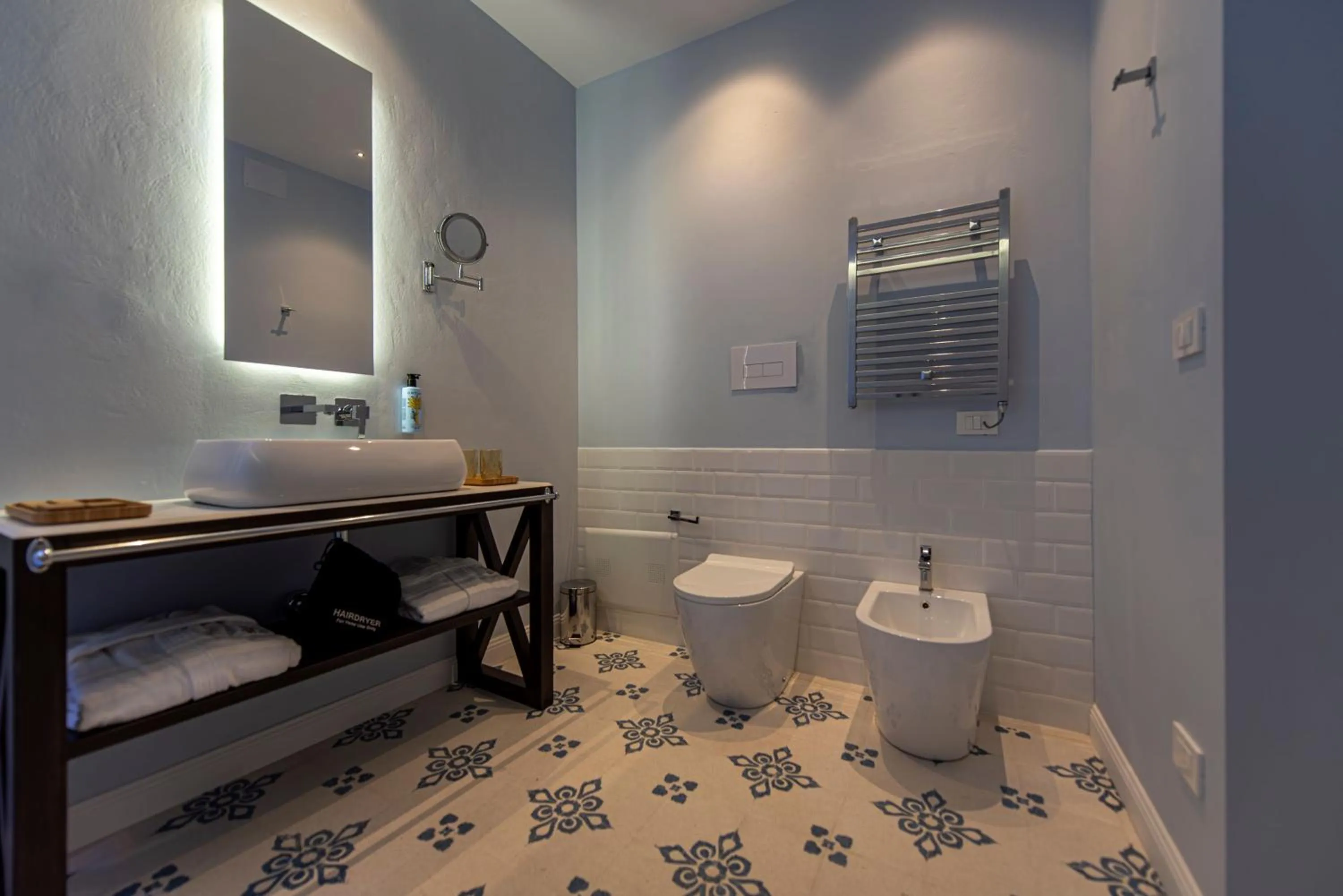 Toilet in Costamante Suites & Spa