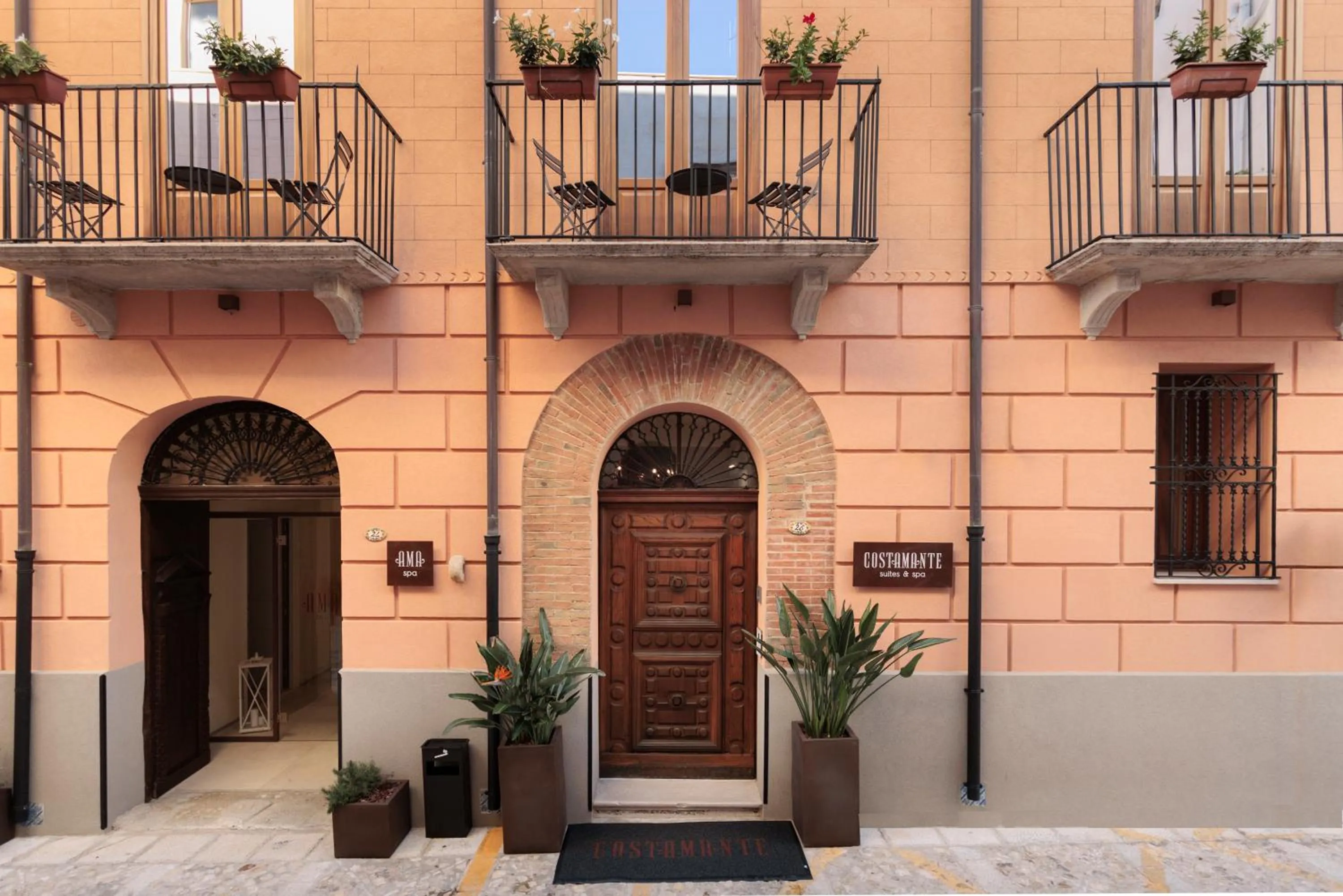 Property building in Costamante Suites & Spa