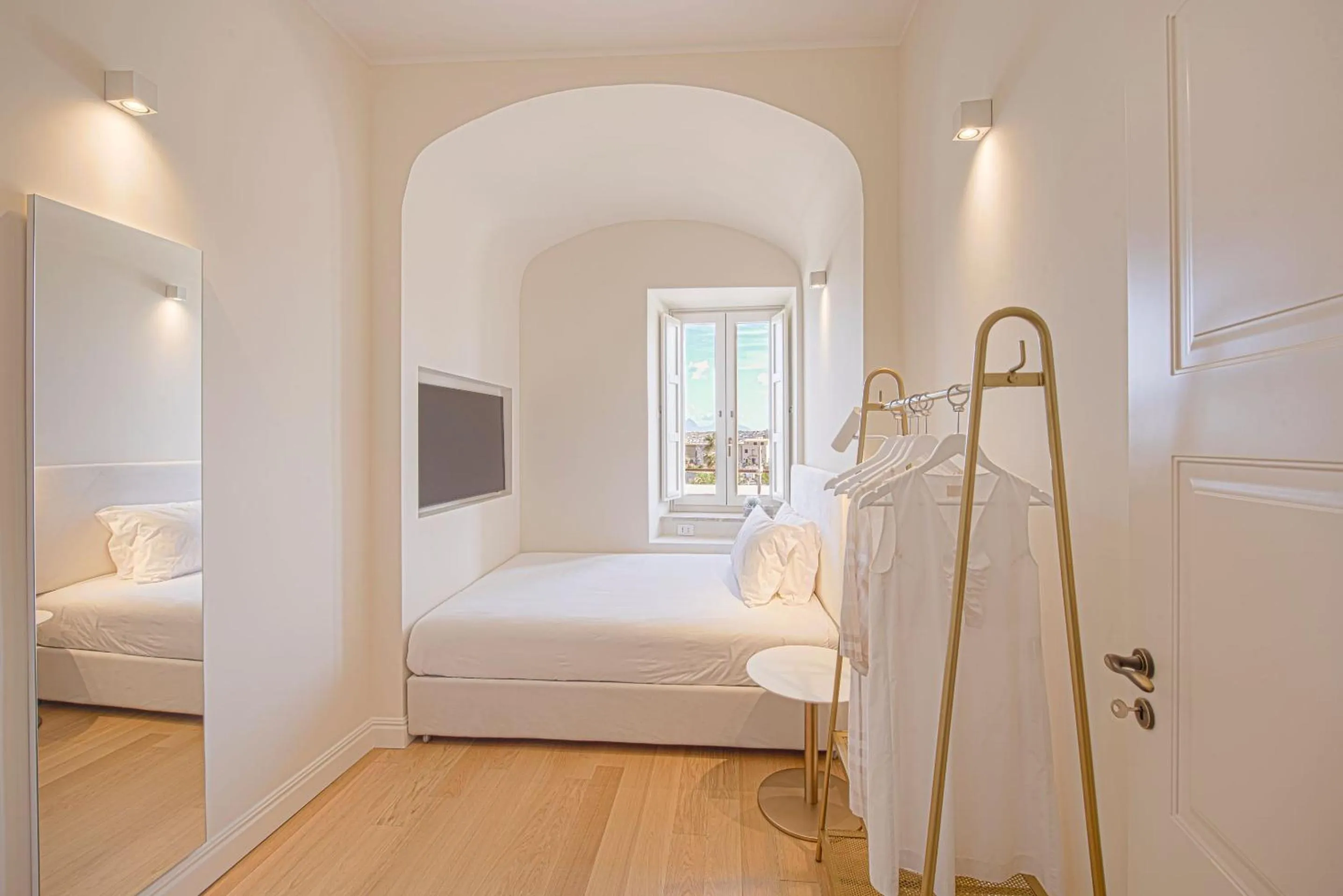 Photo of the whole room, Bed in Costamante Suites & Spa